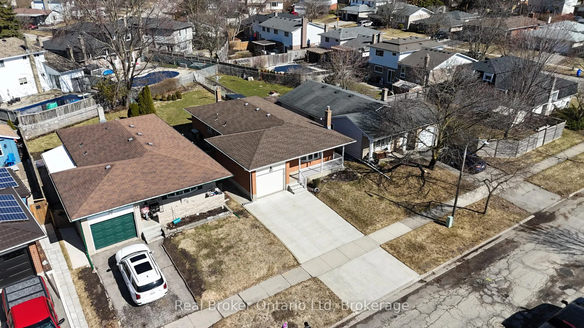 Photo 30 of 10 Brookside Crescent, Kitchener, Forest Heights — HOMEH