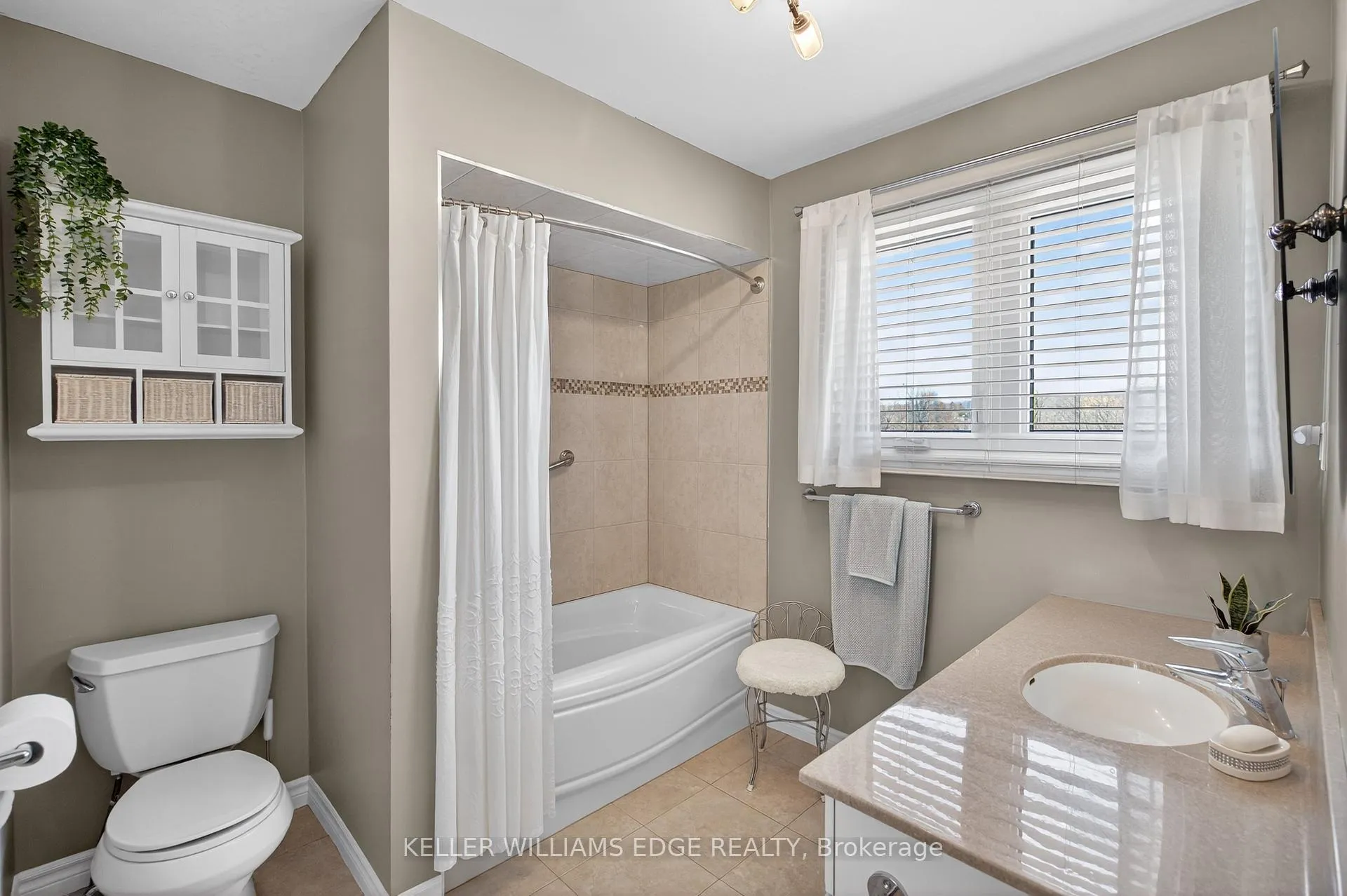 Photo 26 of 3130 Driftwood Drive, Burlington, Brant Hills — HOMEH
