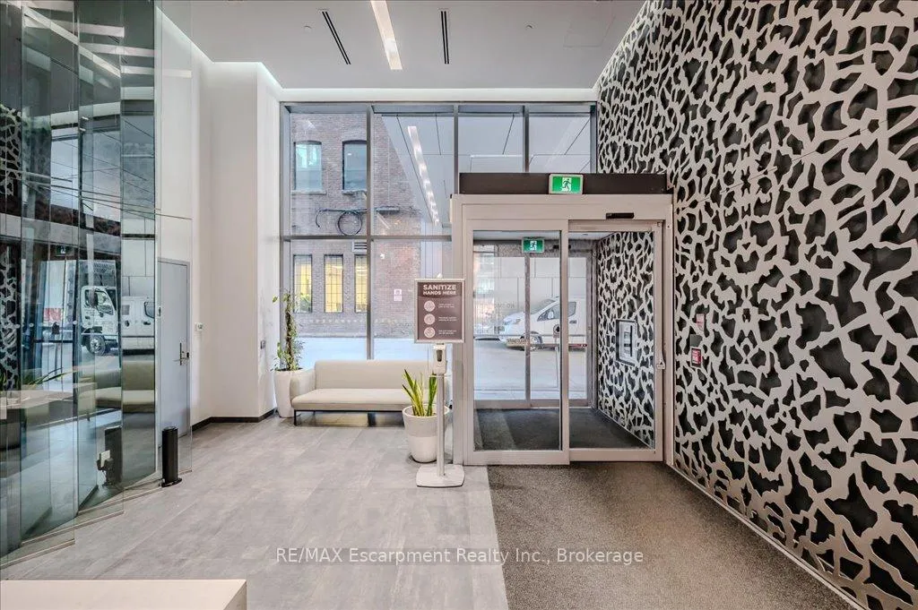 Photo 4 of Unit 802, 60 Colborne Street, Toronto, Church-Yonge Corridor — HOMEH
