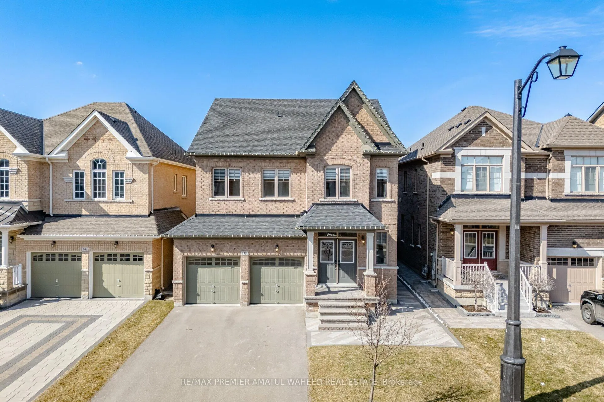 Photo 5 of 138 Alistair Crescent, Vaughan, Kleinburg — HOMEH
