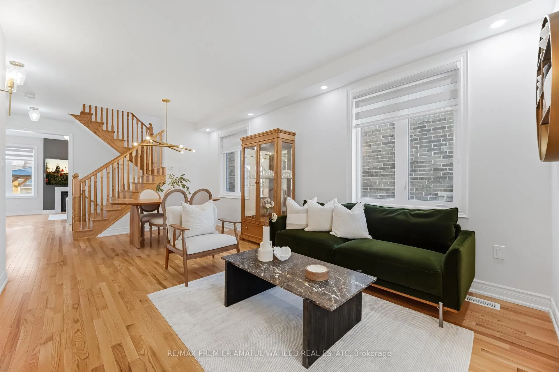 Photo 8 of 138 Alistair Crescent, Vaughan, Kleinburg — HOMEH