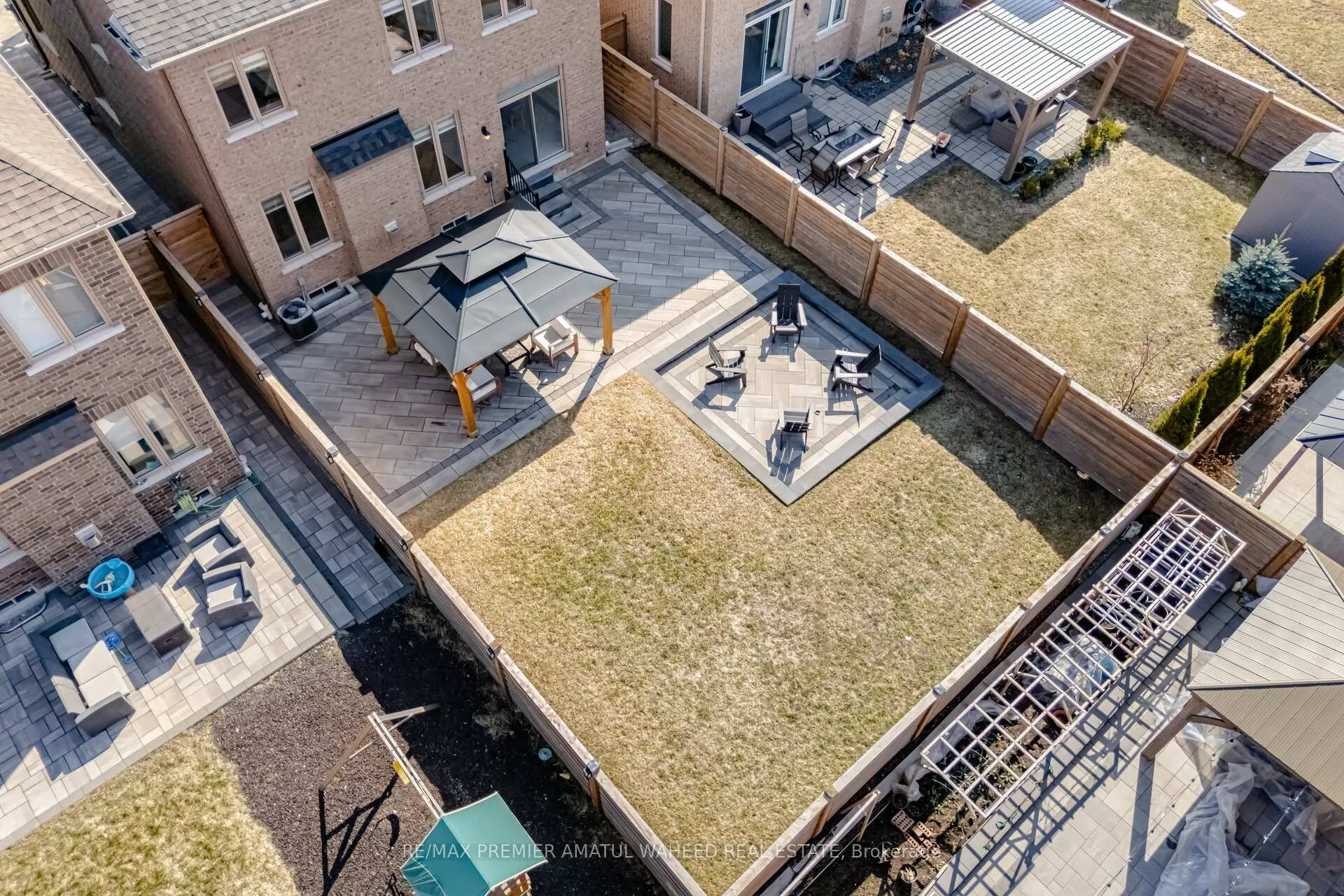 Photo 43 of 138 Alistair Crescent, Vaughan, Kleinburg — HOMEH
