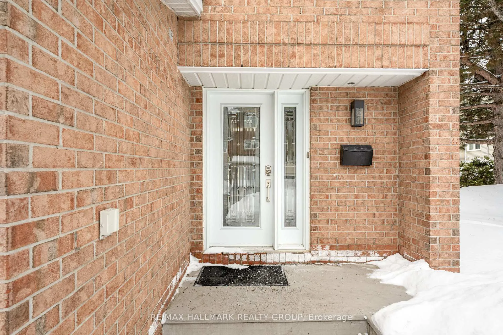 Photo 2 of 14 Wrenwood Crescent, Ottawa, Centrepointe — HOMEH