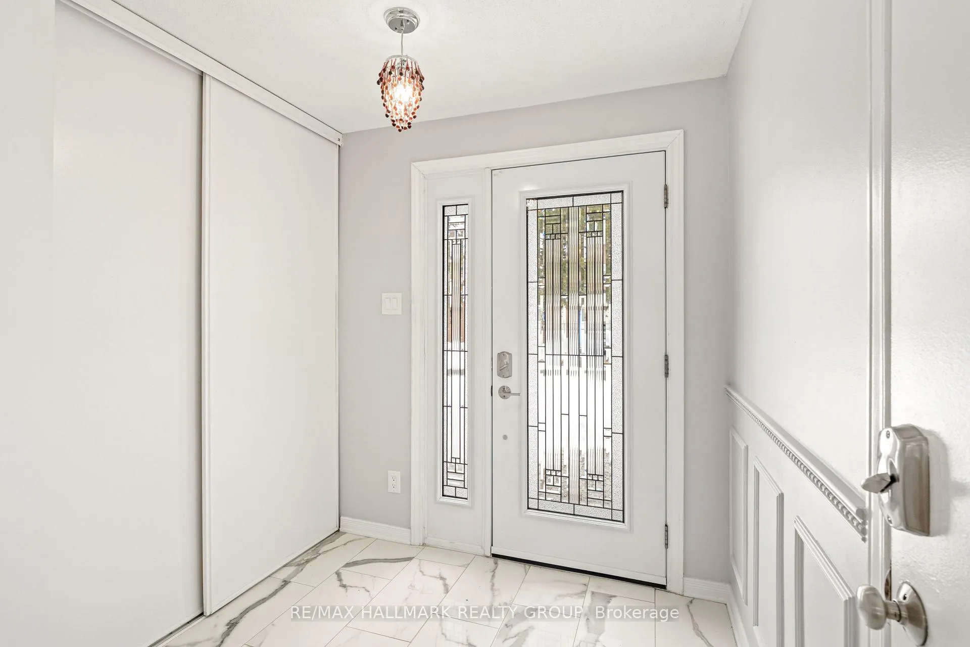Photo 3 of 14 Wrenwood Crescent, Ottawa, Centrepointe — HOMEH
