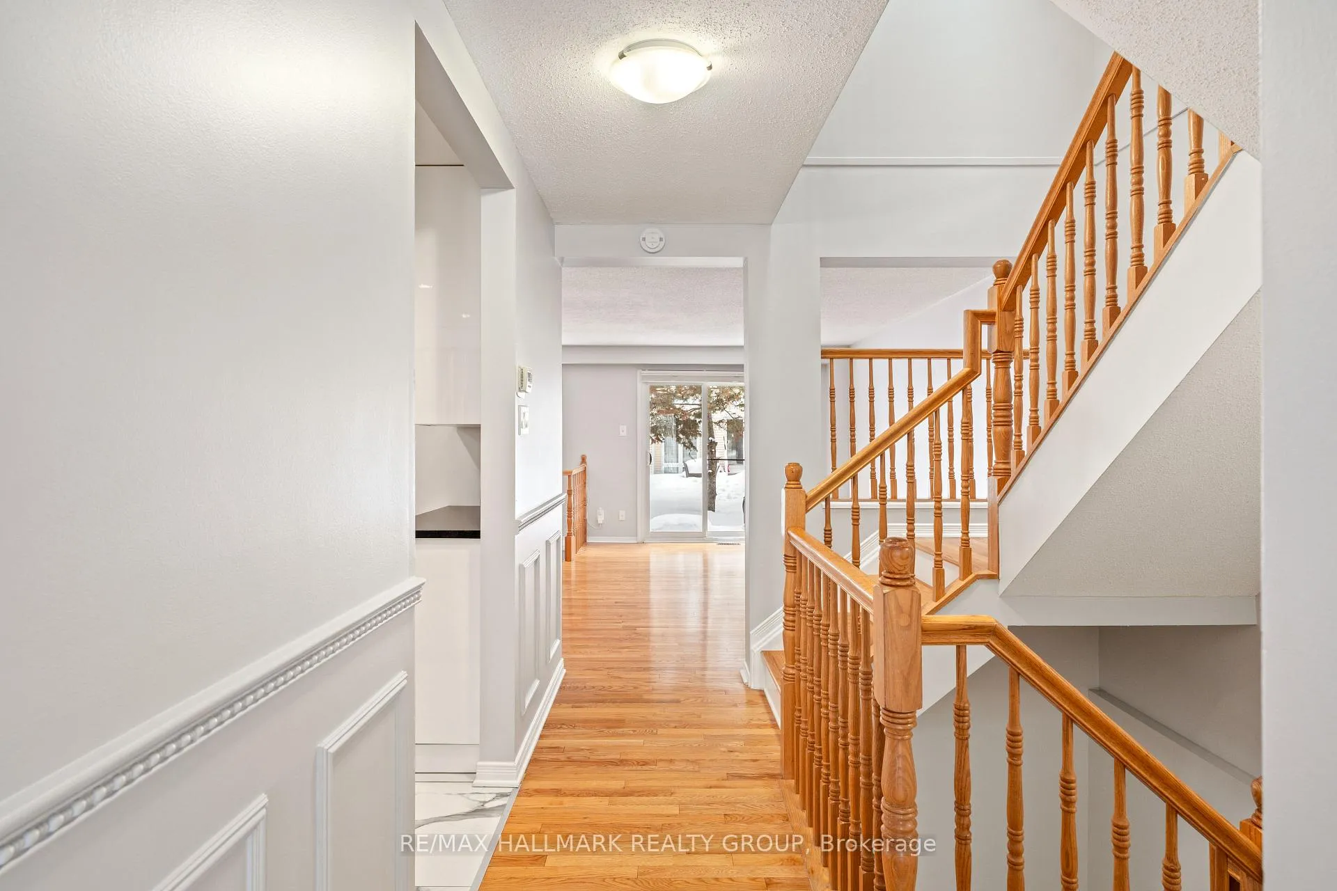 Photo 4 of 14 Wrenwood Crescent, Ottawa, Centrepointe — HOMEH