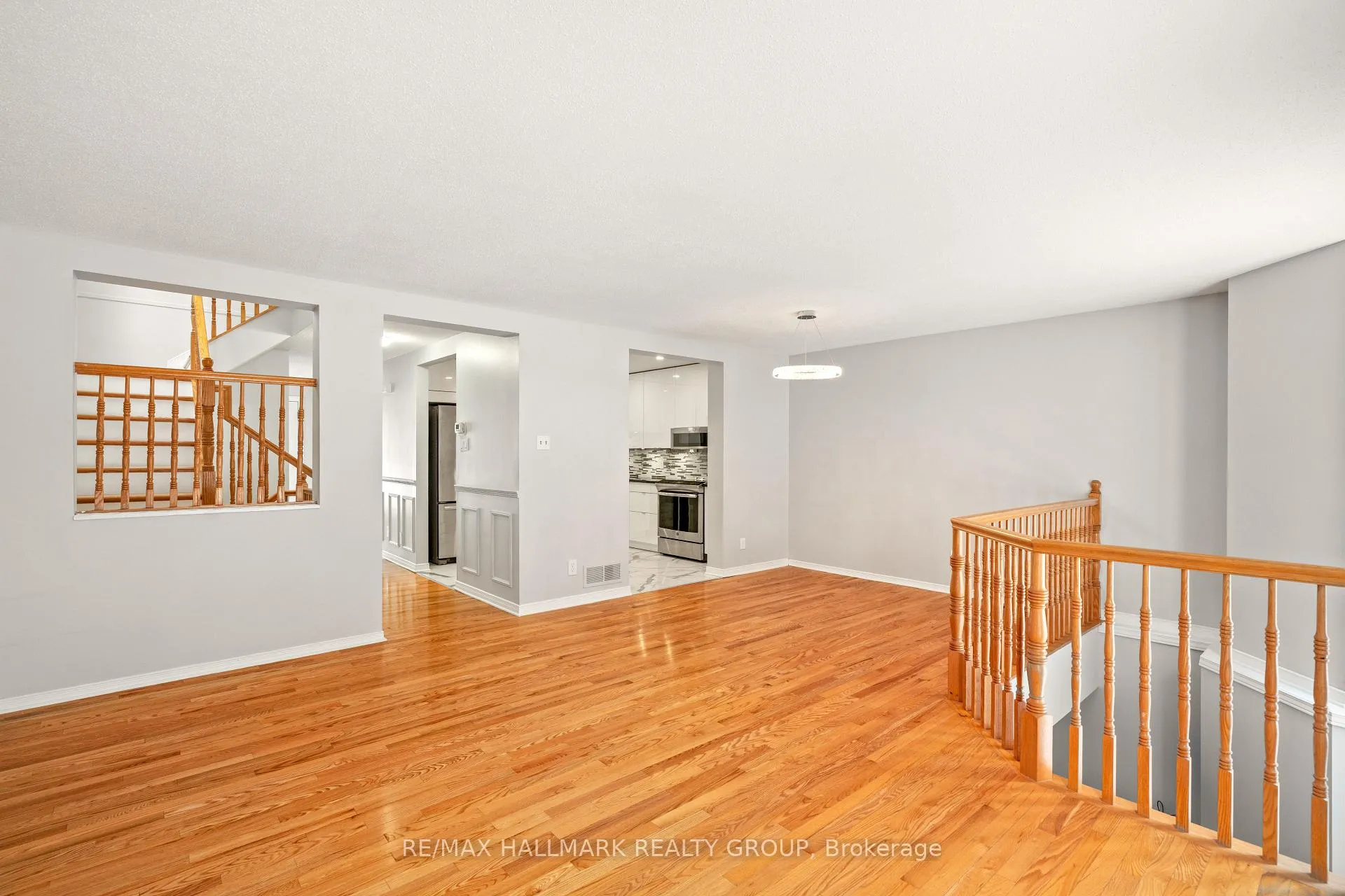 Photo 8 of 14 Wrenwood Crescent, Ottawa, Centrepointe — HOMEH
