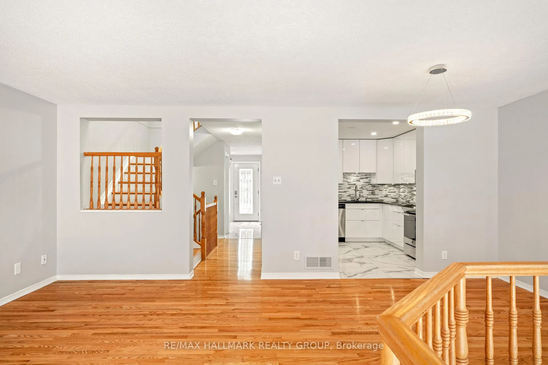 Photo 9 of 14 Wrenwood Crescent, Ottawa, Centrepointe — HOMEH