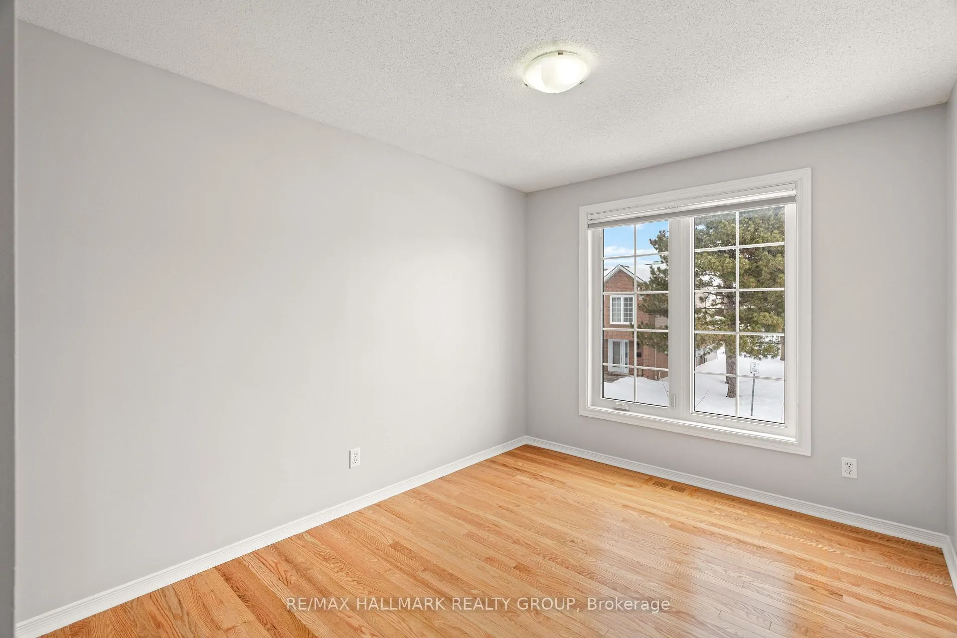 Photo 32 of 14 Wrenwood Crescent, Ottawa, Centrepointe — HOMEH