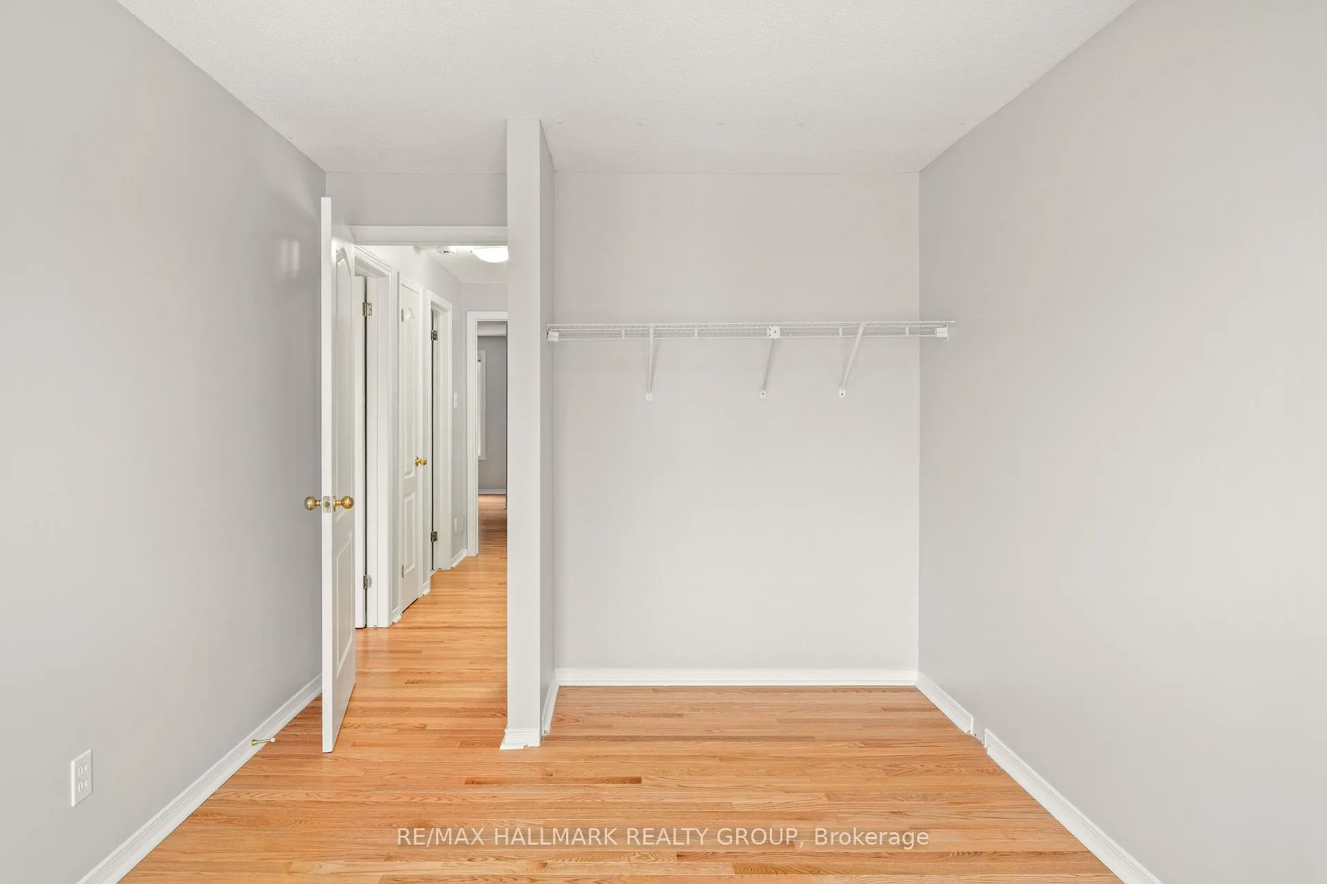 Photo 33 of 14 Wrenwood Crescent, Ottawa, Centrepointe — HOMEH