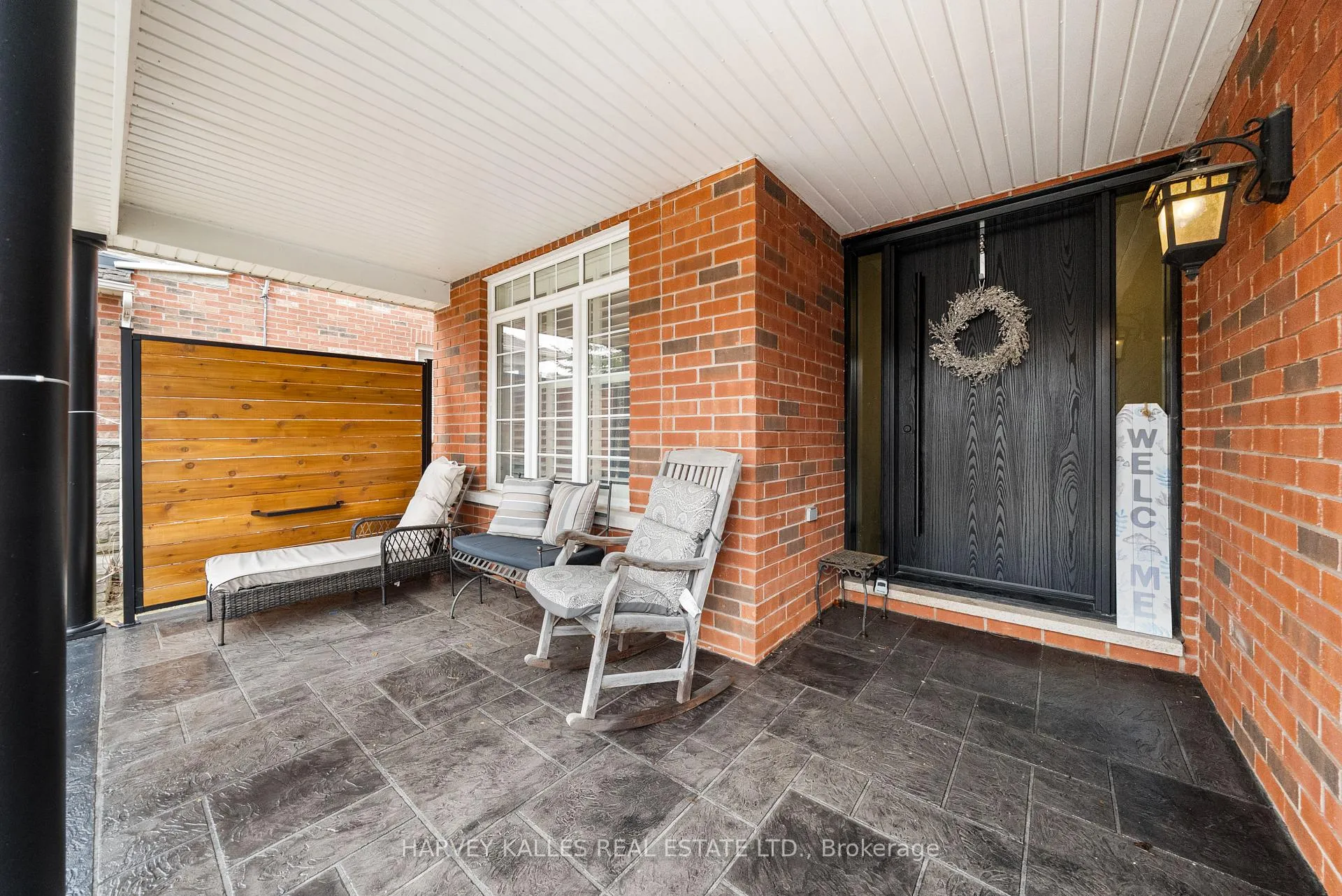 Photo 2 of 86 Rockland Crescent, Whitby, Brooklin — HOMEH