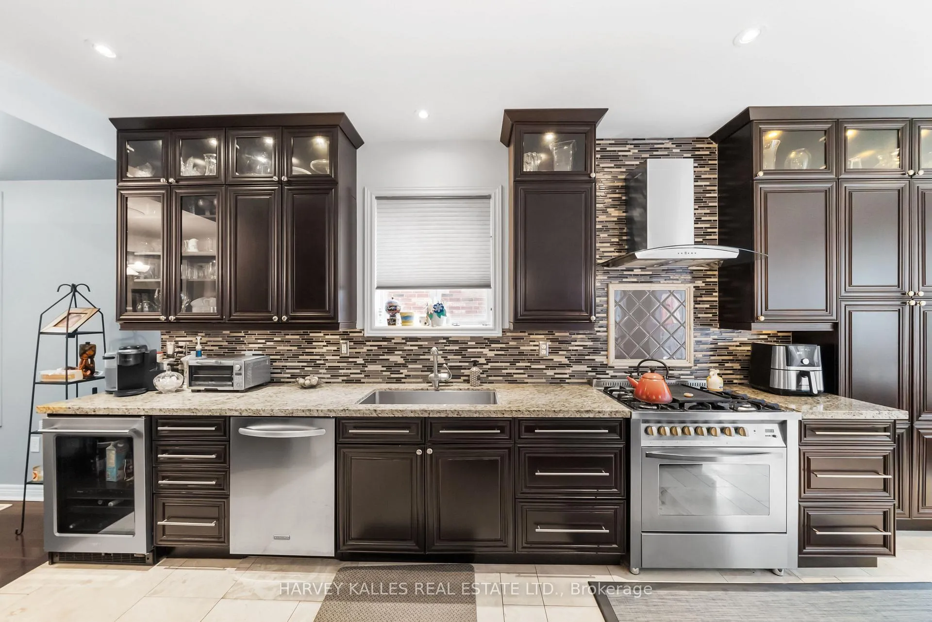 Photo 13 of 86 Rockland Crescent, Whitby, Brooklin — HOMEH