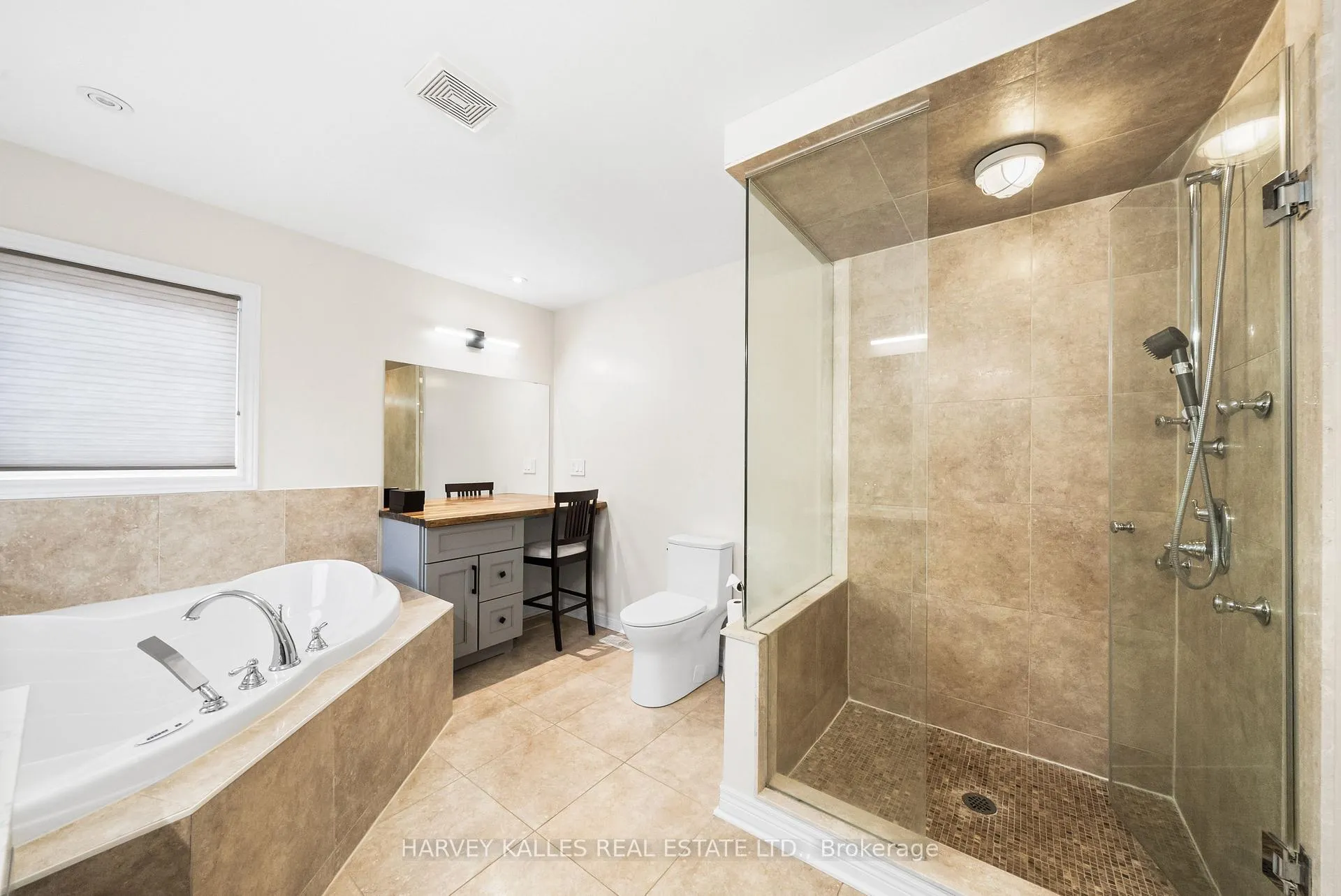 Photo 25 of 86 Rockland Crescent, Whitby, Brooklin — HOMEH