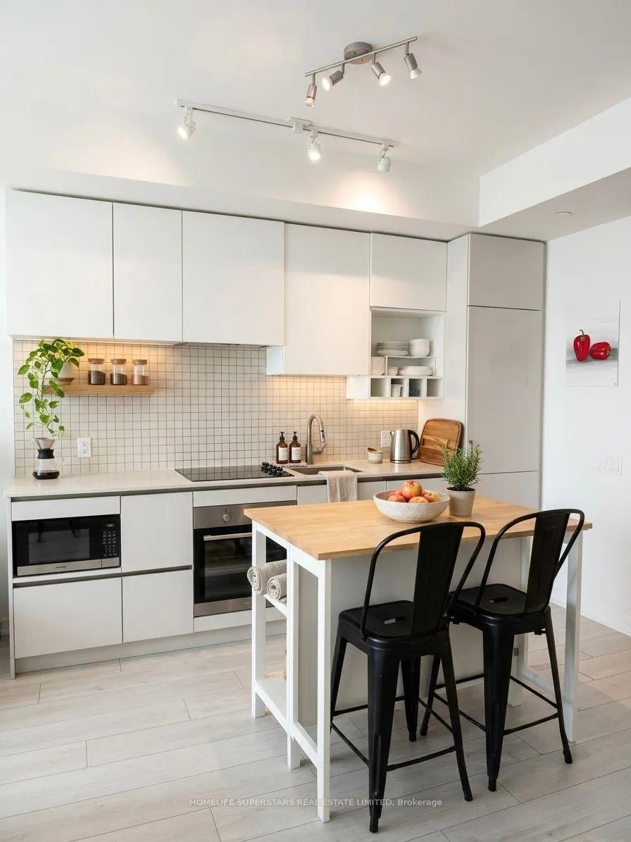 Photo 5 of Unit 3801, 5 Buttermill Avenue, Vaughan, Vaughan Corporate Centre — HOMEH