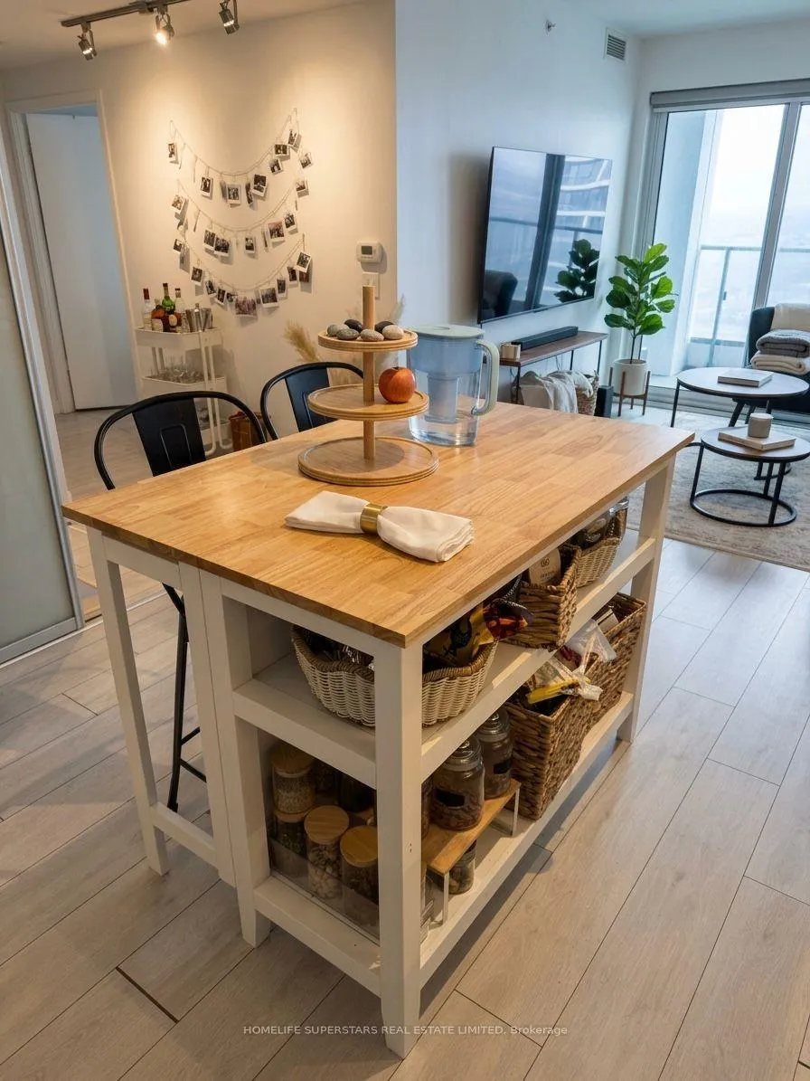 Photo 6 of Unit 3801, 5 Buttermill Avenue, Vaughan, Vaughan Corporate Centre — HOMEH