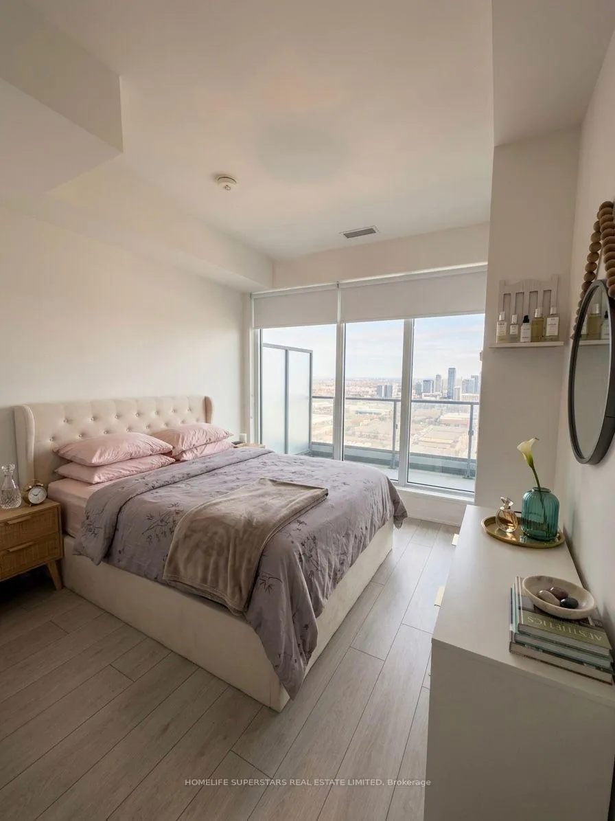 Photo 9 of Unit 3801, 5 Buttermill Avenue, Vaughan, Vaughan Corporate Centre — HOMEH