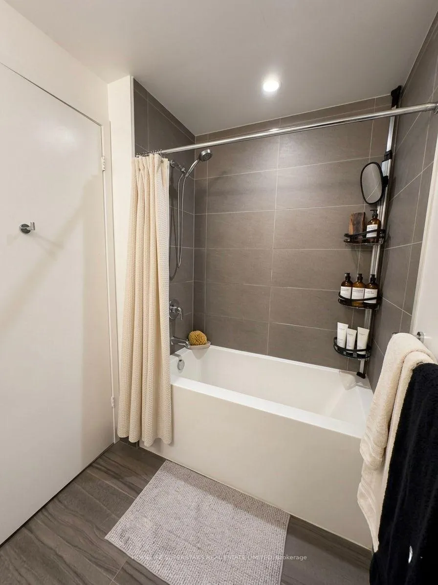 Photo 12 of Unit 3801, 5 Buttermill Avenue, Vaughan, Vaughan Corporate Centre — HOMEH