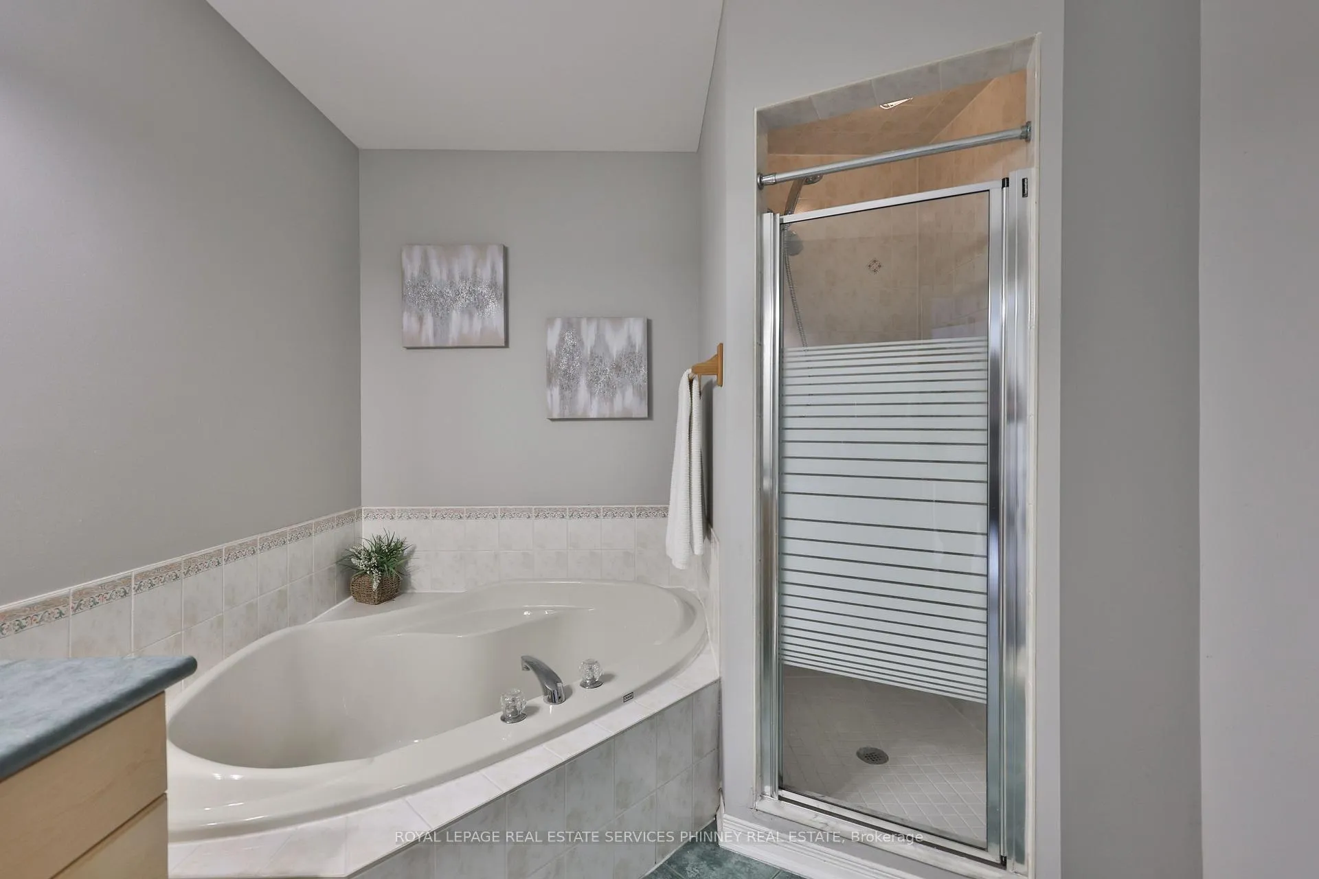 Photo 22 of 5117 St. George's Drive, Lincoln, Beamsville — HOMEH