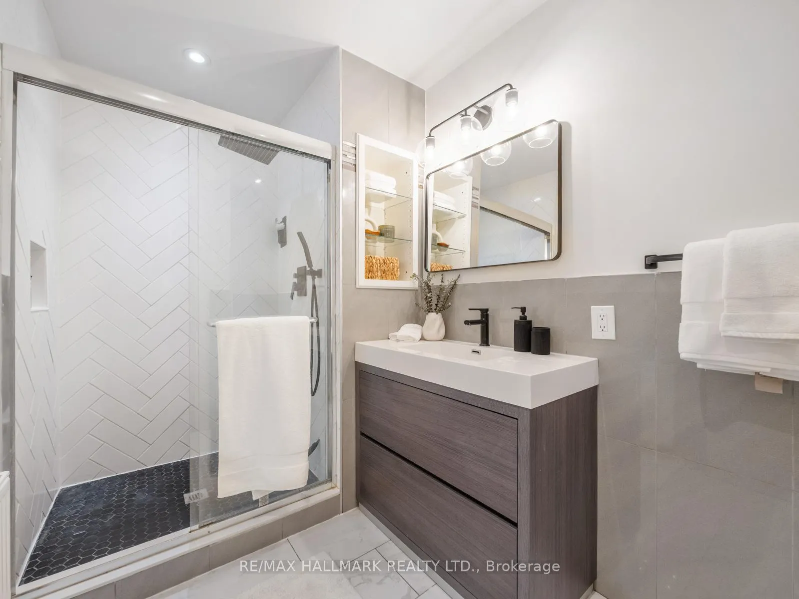 Photo 20 of 337 Leslie Street, Toronto, South Riverdale — HOMEH