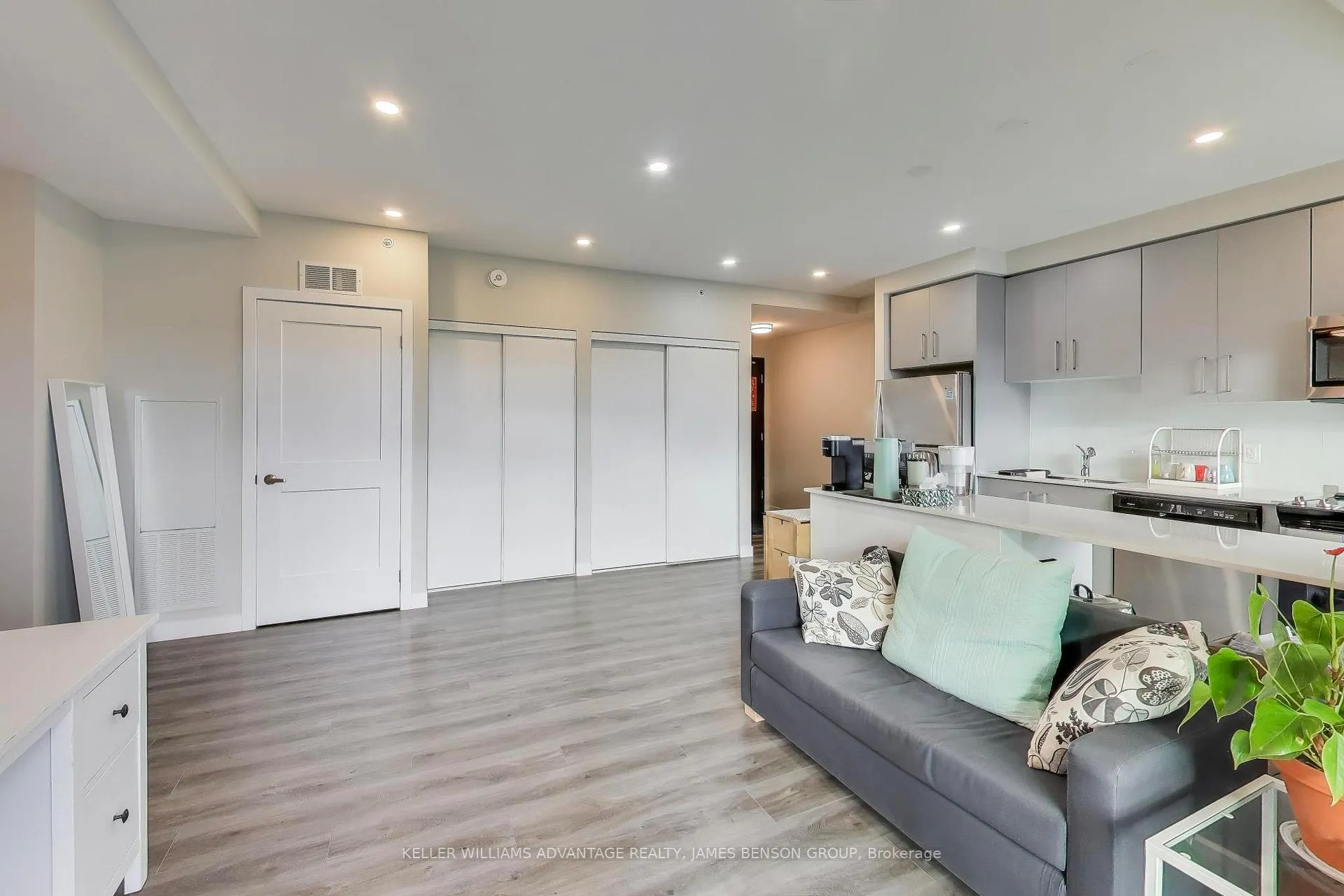 Photo 8 of Unit 1402, 15 Queen Street S, Hamilton, Central — HOMEH