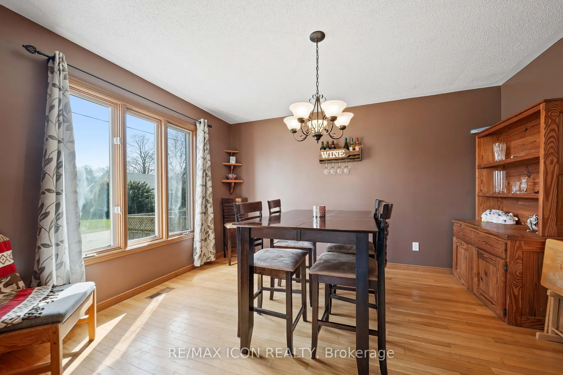 Photo 5 of 227 William Street E, North Middlesex, Parkhill — HOMEH