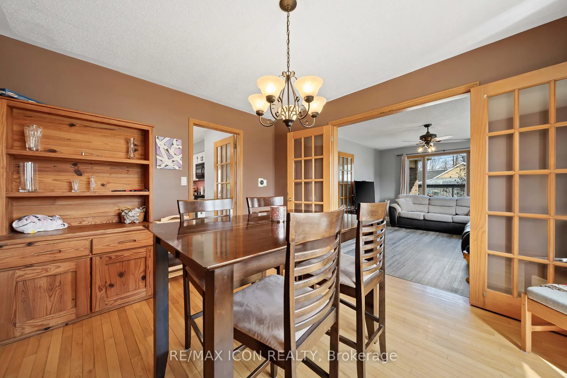 Photo 6 of 227 William Street E, North Middlesex, Parkhill — HOMEH