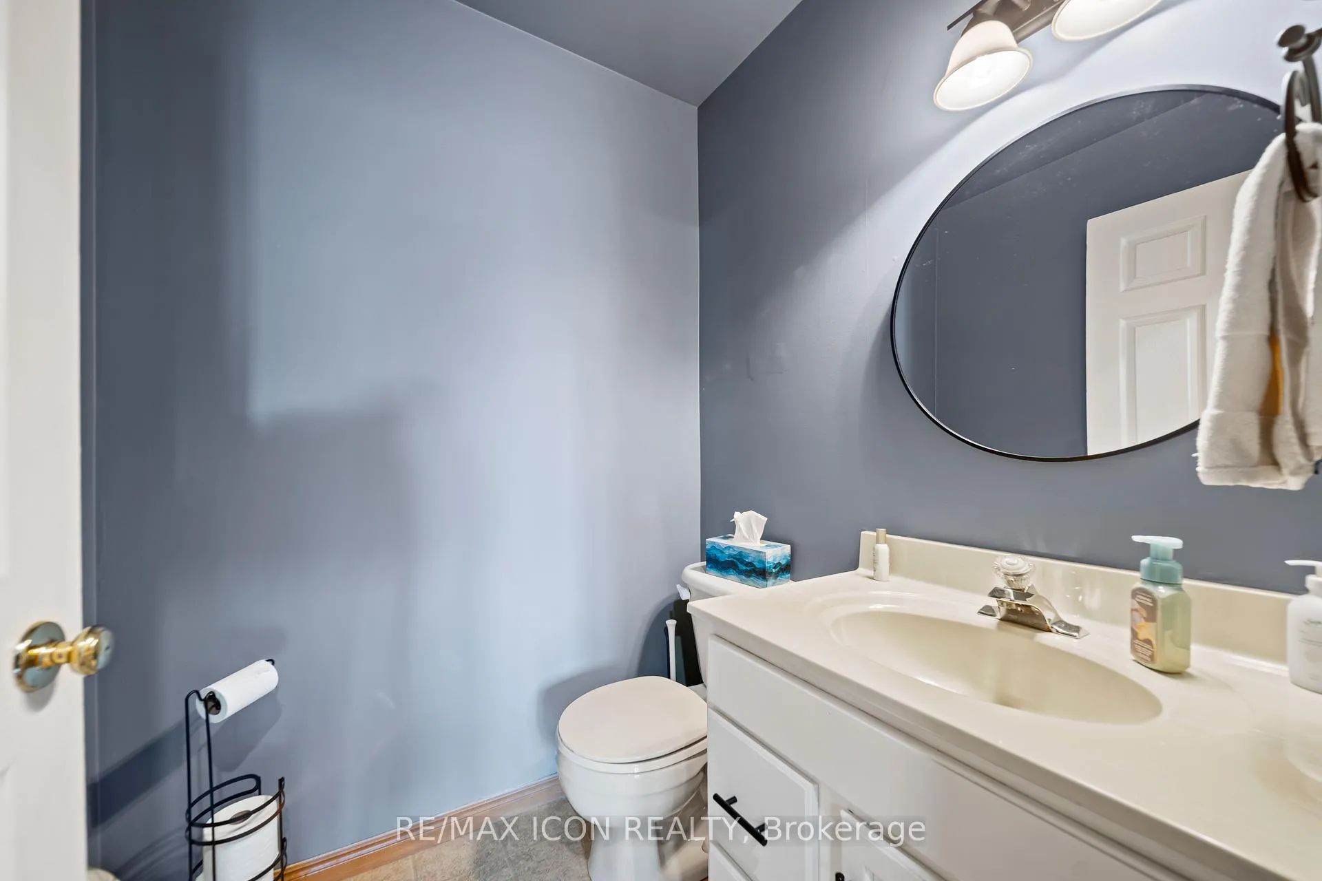 Photo 11 of 227 William Street E, North Middlesex, Parkhill — HOMEH