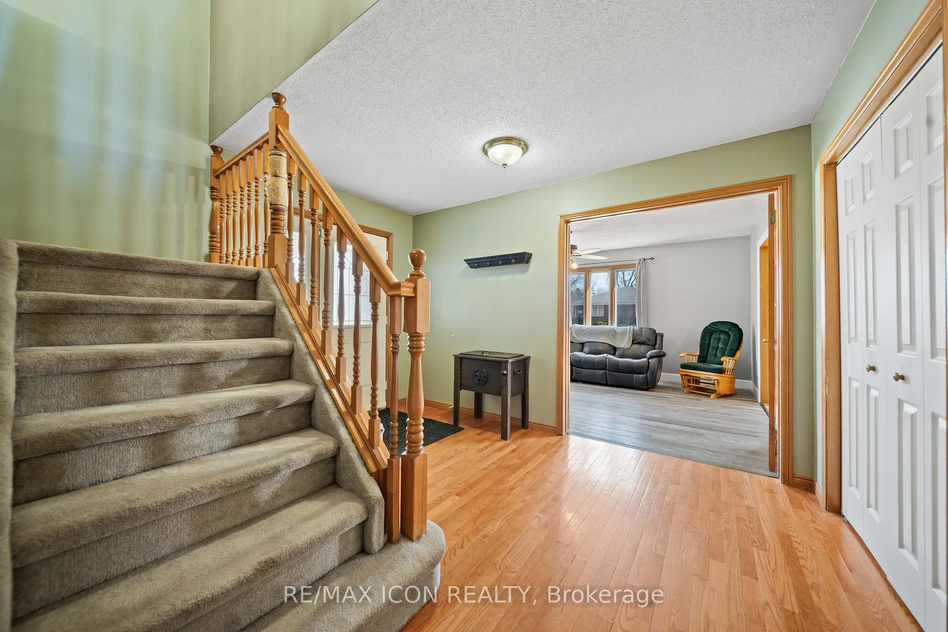 Photo 13 of 227 William Street E, North Middlesex, Parkhill — HOMEH