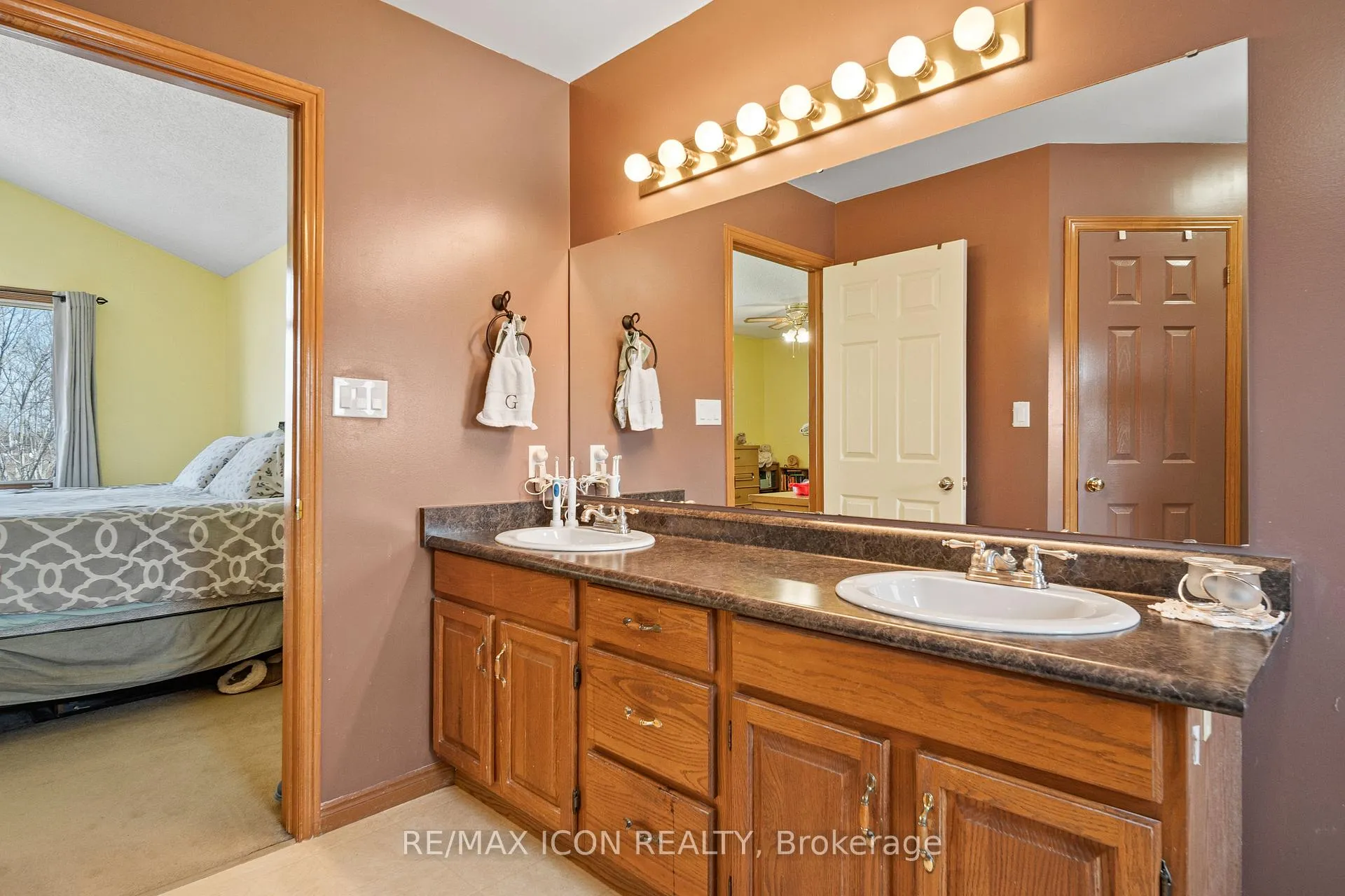 Photo 18 of 227 William Street E, North Middlesex, Parkhill — HOMEH