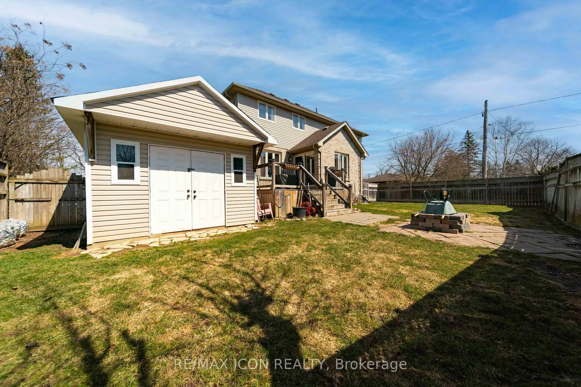 Photo 25 of 227 William Street E, North Middlesex, Parkhill — HOMEH