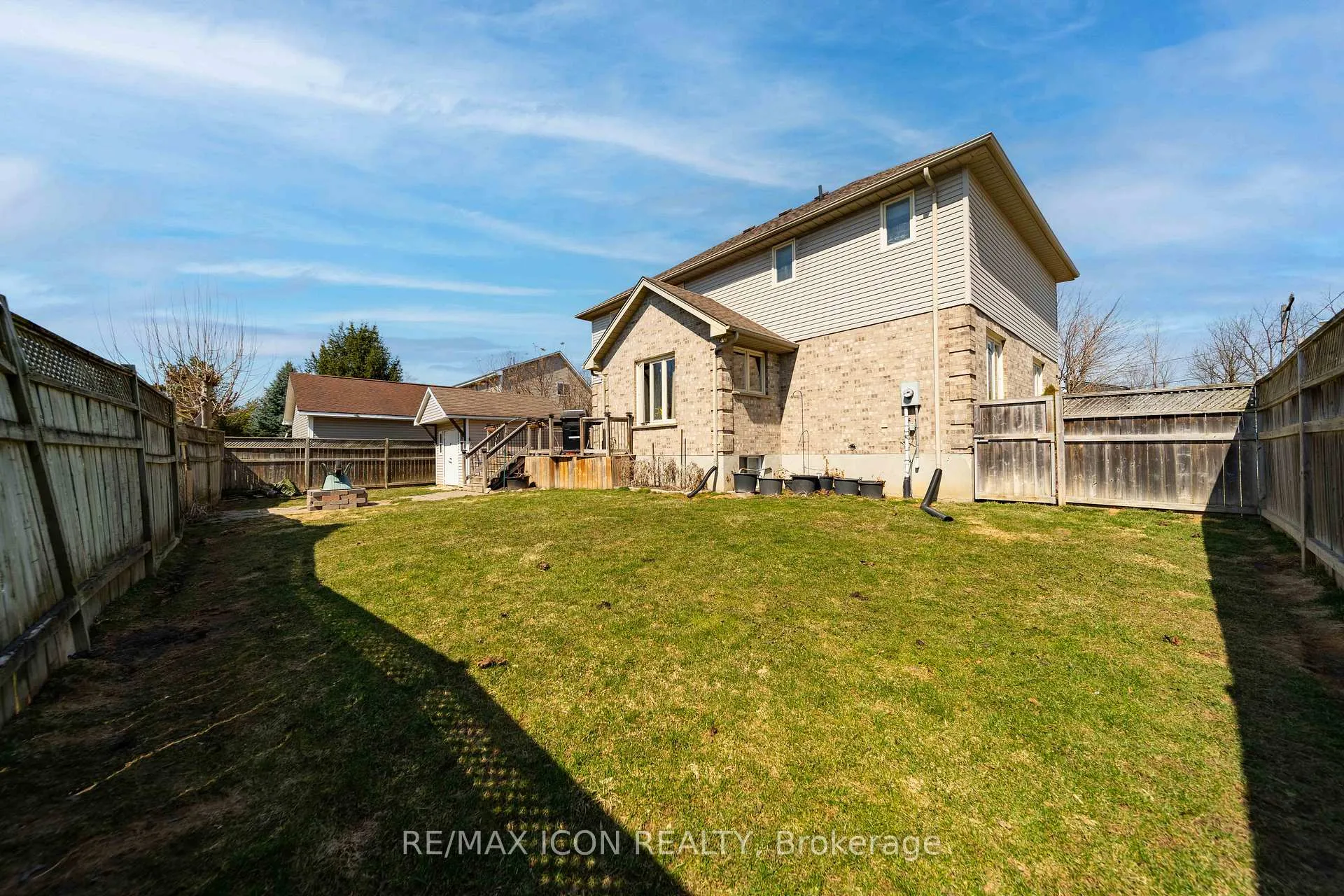 Photo 27 of 227 William Street E, North Middlesex, Parkhill — HOMEH