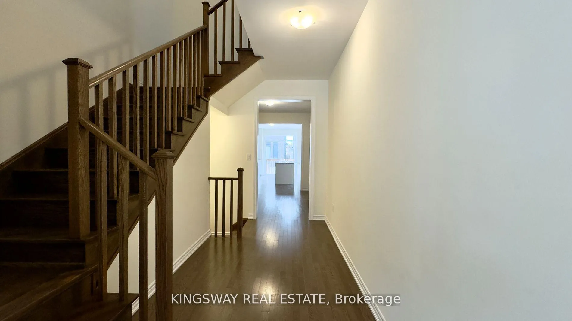 Photo 2 of 16 Blick Crescent, Aurora, Bayview Northeast — HOMEH