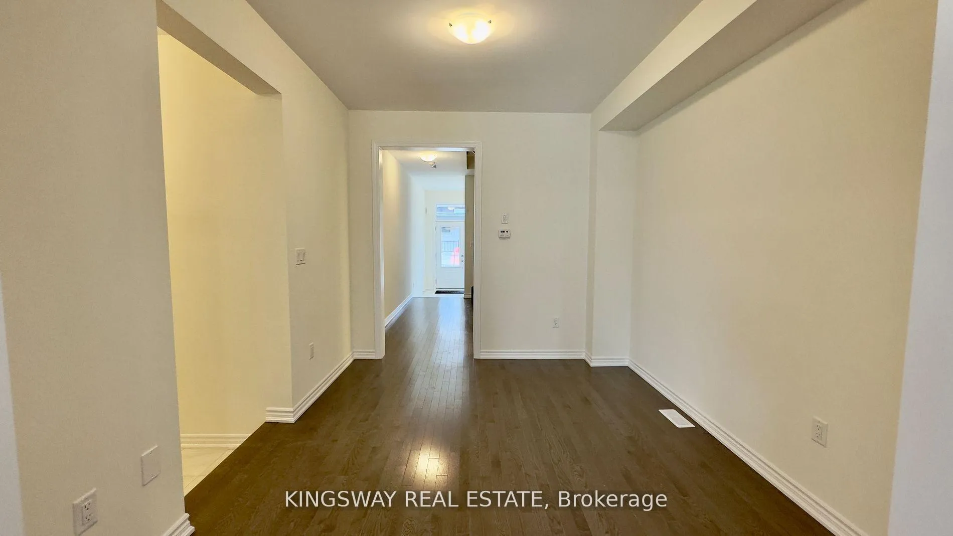 Photo 3 of 16 Blick Crescent, Aurora, Bayview Northeast — HOMEH