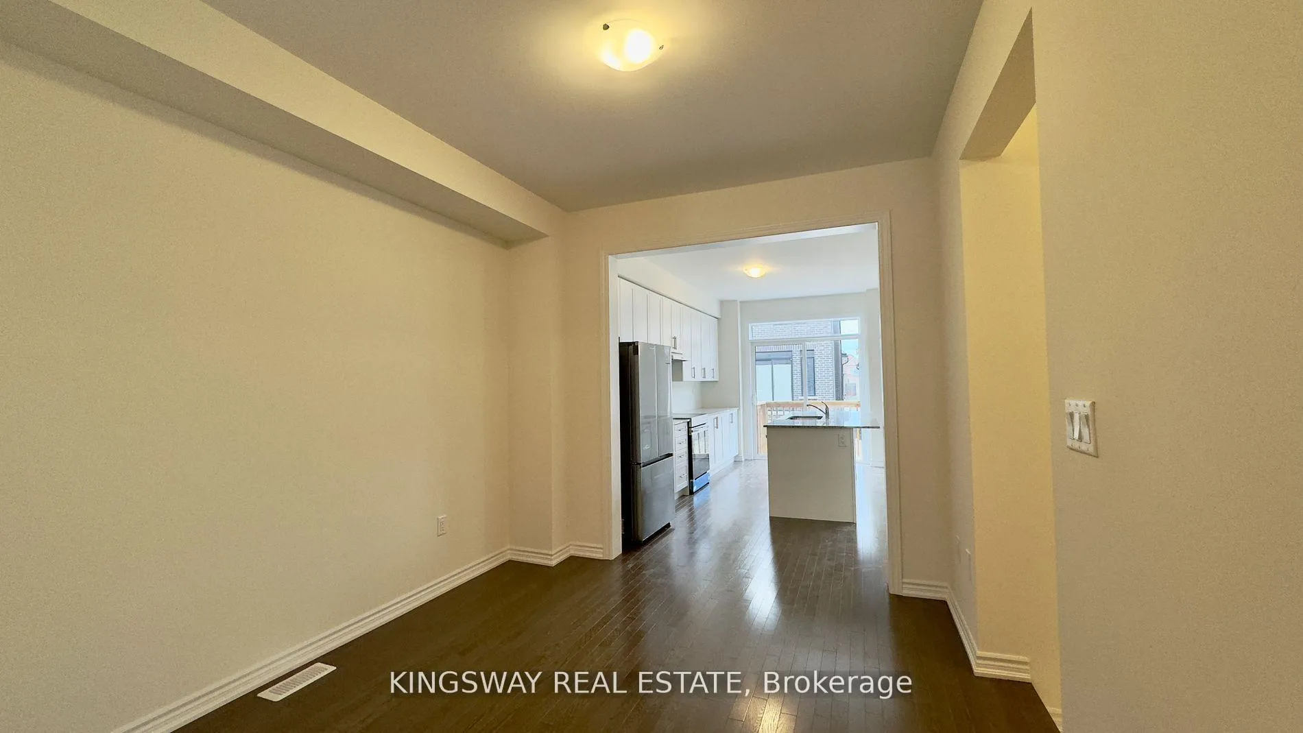Photo 4 of 16 Blick Crescent, Aurora, Bayview Northeast — HOMEH