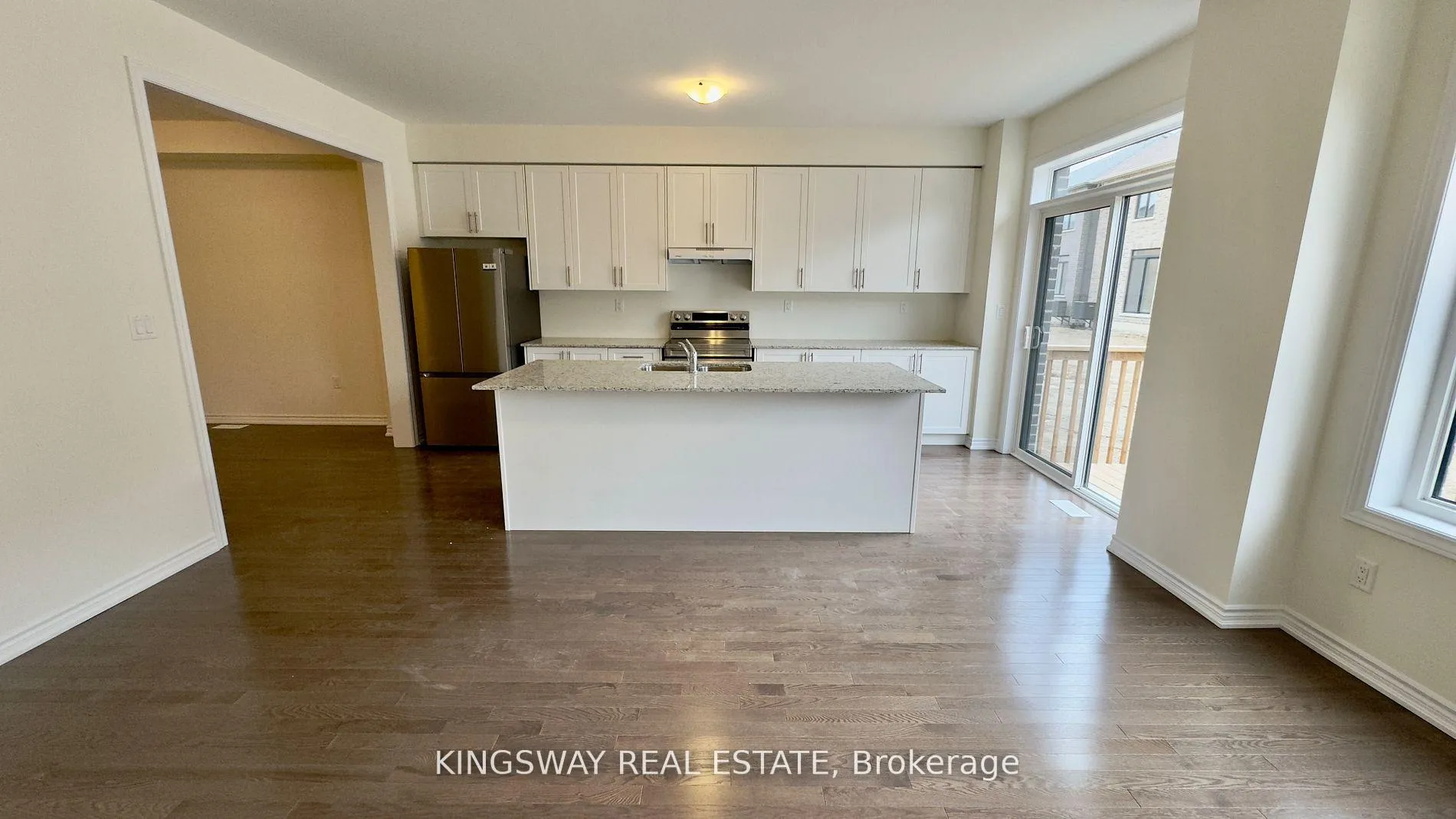 Photo 8 of 16 Blick Crescent, Aurora, Bayview Northeast — HOMEH