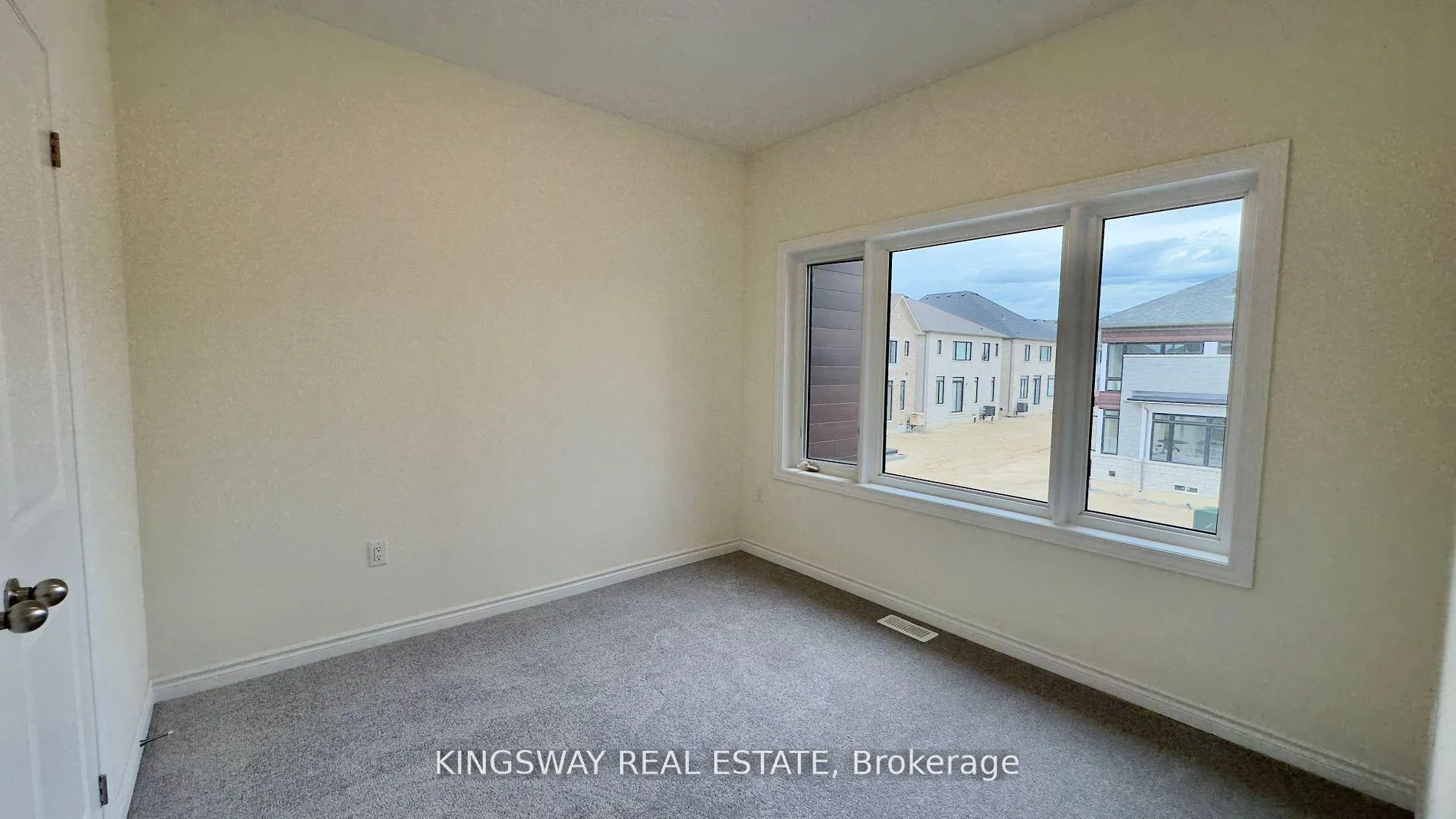 Photo 17 of 16 Blick Crescent, Aurora, Bayview Northeast — HOMEH