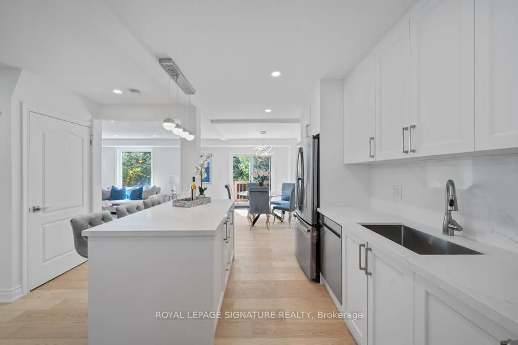 Photo 5 of 227 Thoms Crescent, Newmarket, Central Newmarket — HOMEH