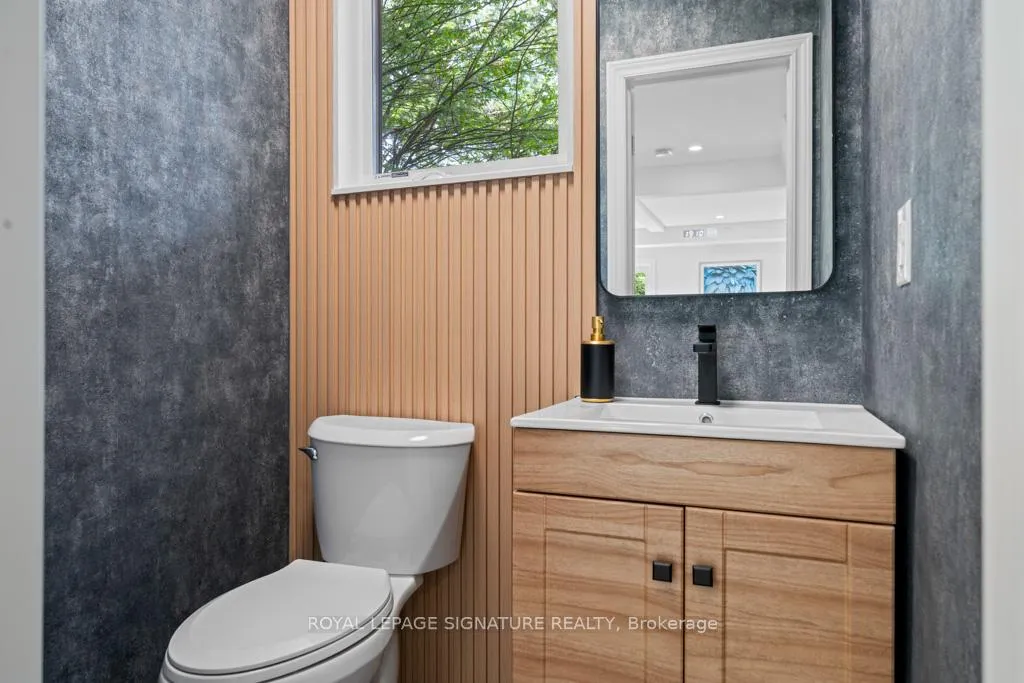 Photo 8 of 227 Thoms Crescent, Newmarket, Central Newmarket — HOMEH