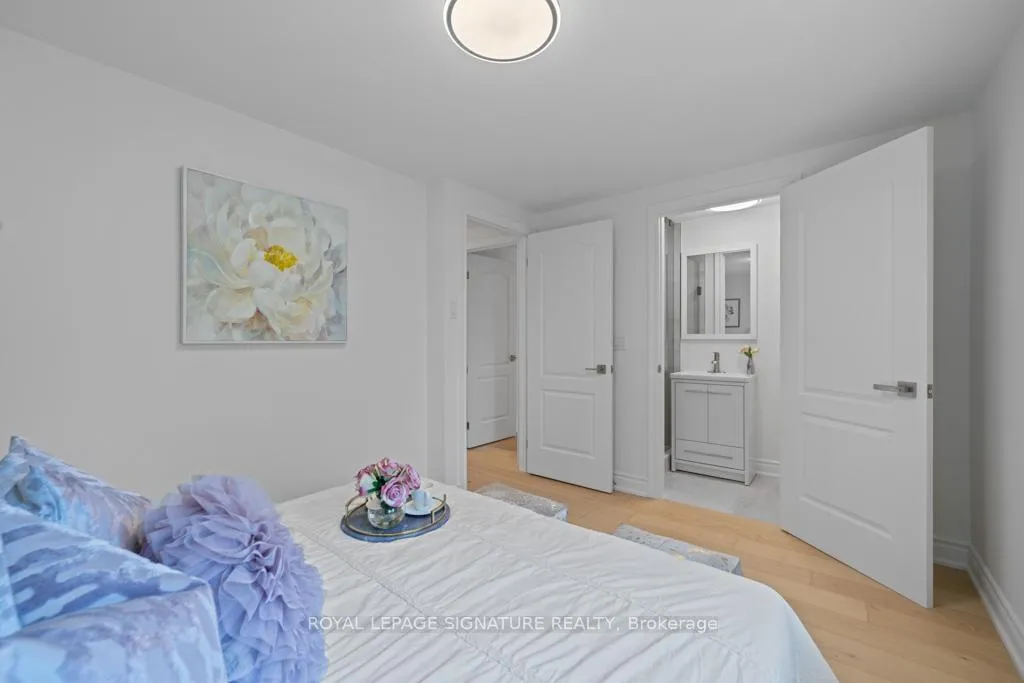 Photo 15 of 227 Thoms Crescent, Newmarket, Central Newmarket — HOMEH