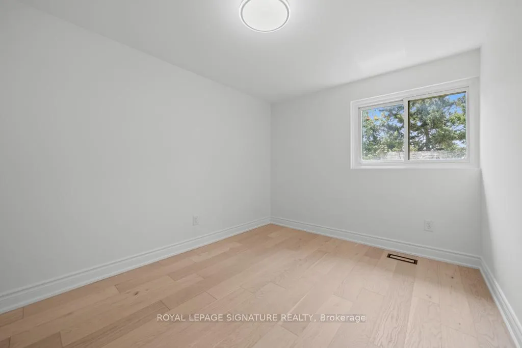 Photo 19 of 227 Thoms Crescent, Newmarket, Central Newmarket — HOMEH