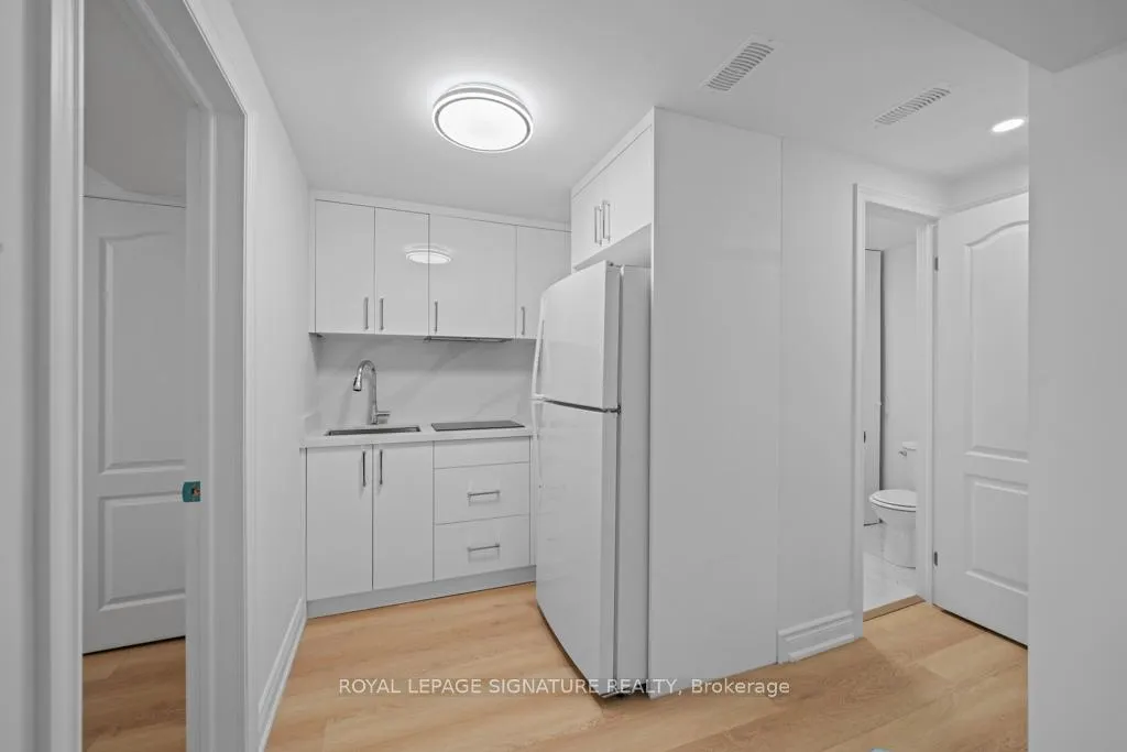 Photo 24 of 227 Thoms Crescent, Newmarket, Central Newmarket — HOMEH
