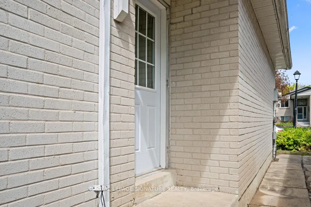 Photo 29 of 227 Thoms Crescent, Newmarket, Central Newmarket — HOMEH