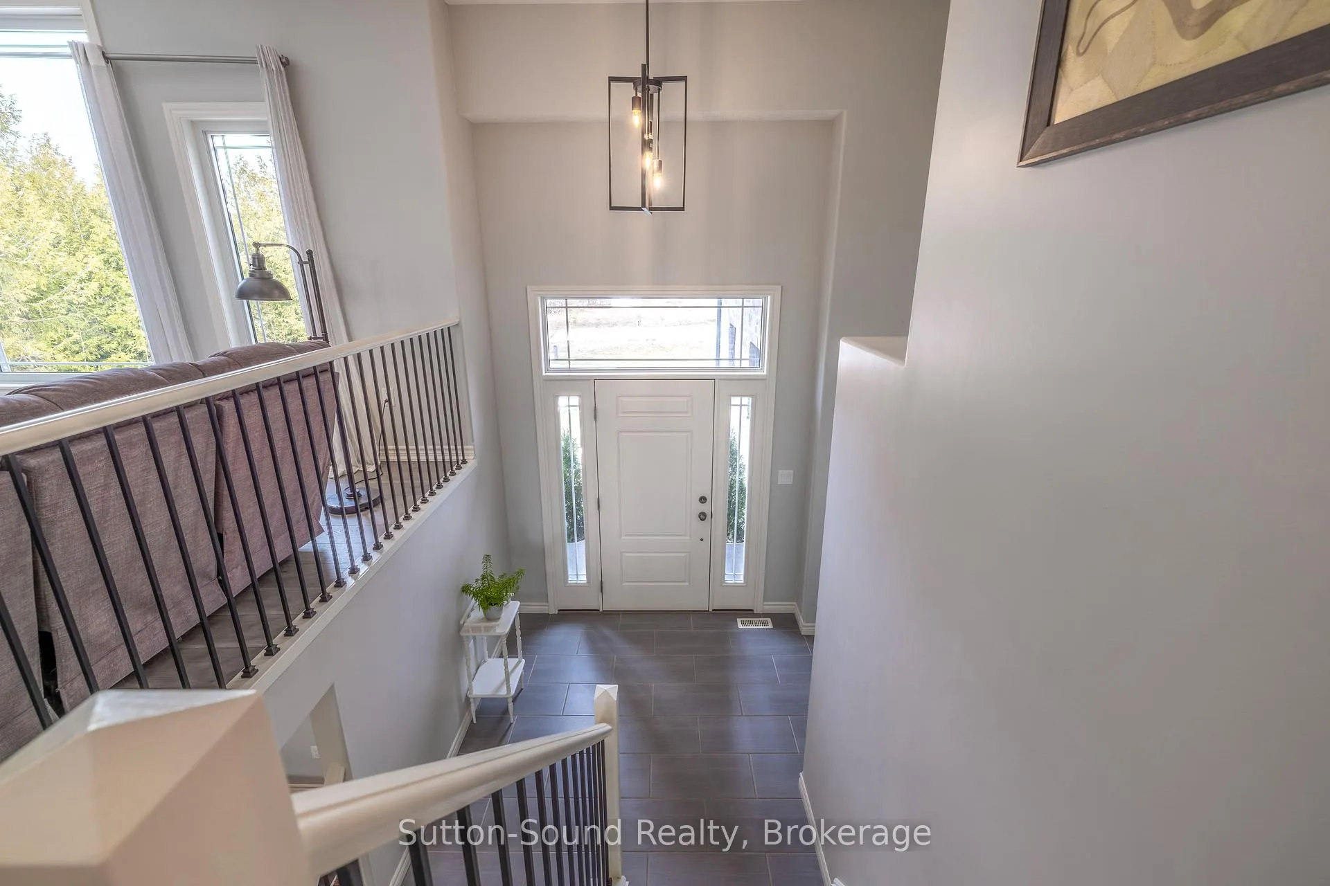 Photo 5 of 202 Meredith Way, Chatsworth — HOMEH