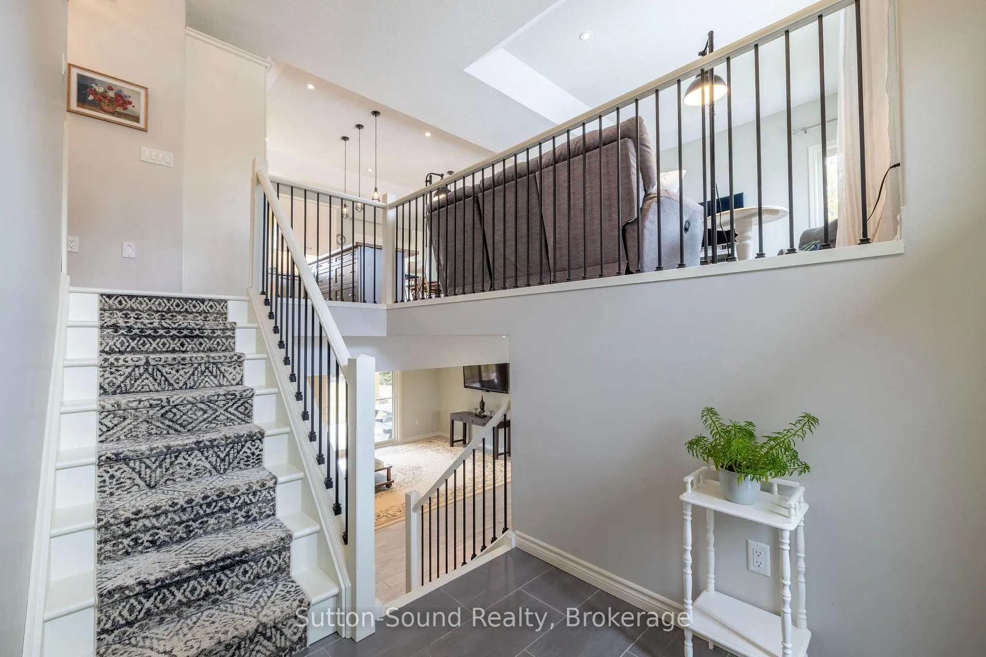 Photo 6 of 202 Meredith Way, Chatsworth — HOMEH