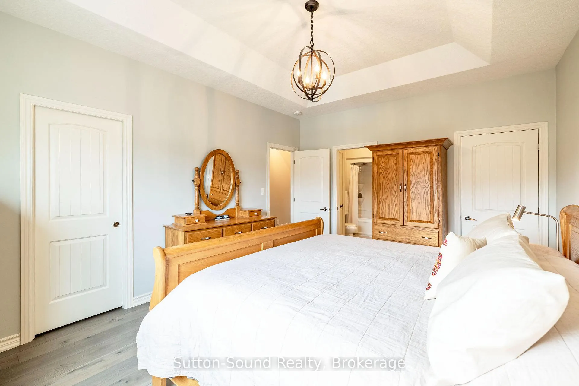 Photo 16 of 202 Meredith Way, Chatsworth — HOMEH