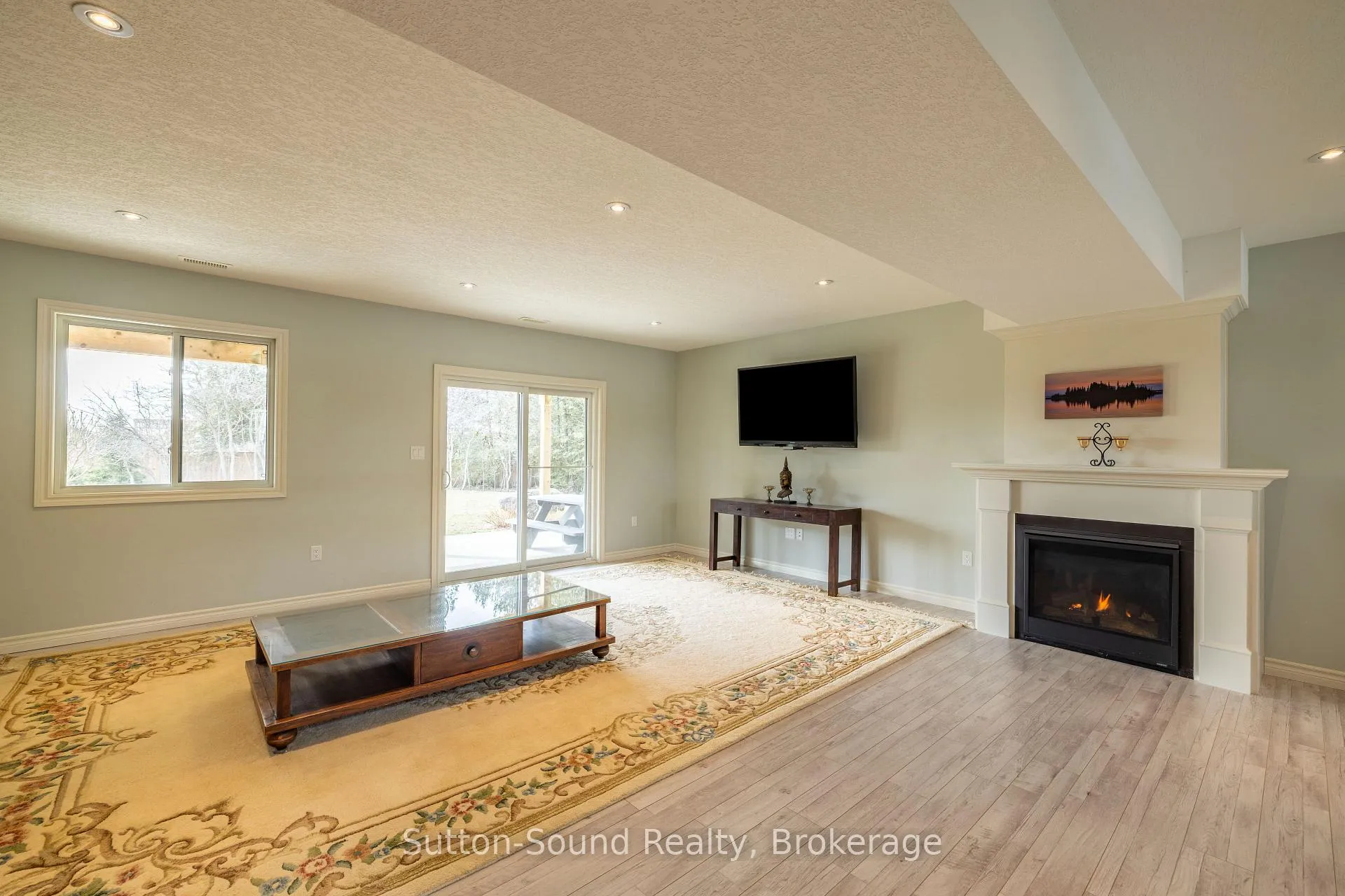 Photo 24 of 202 Meredith Way, Chatsworth — HOMEH