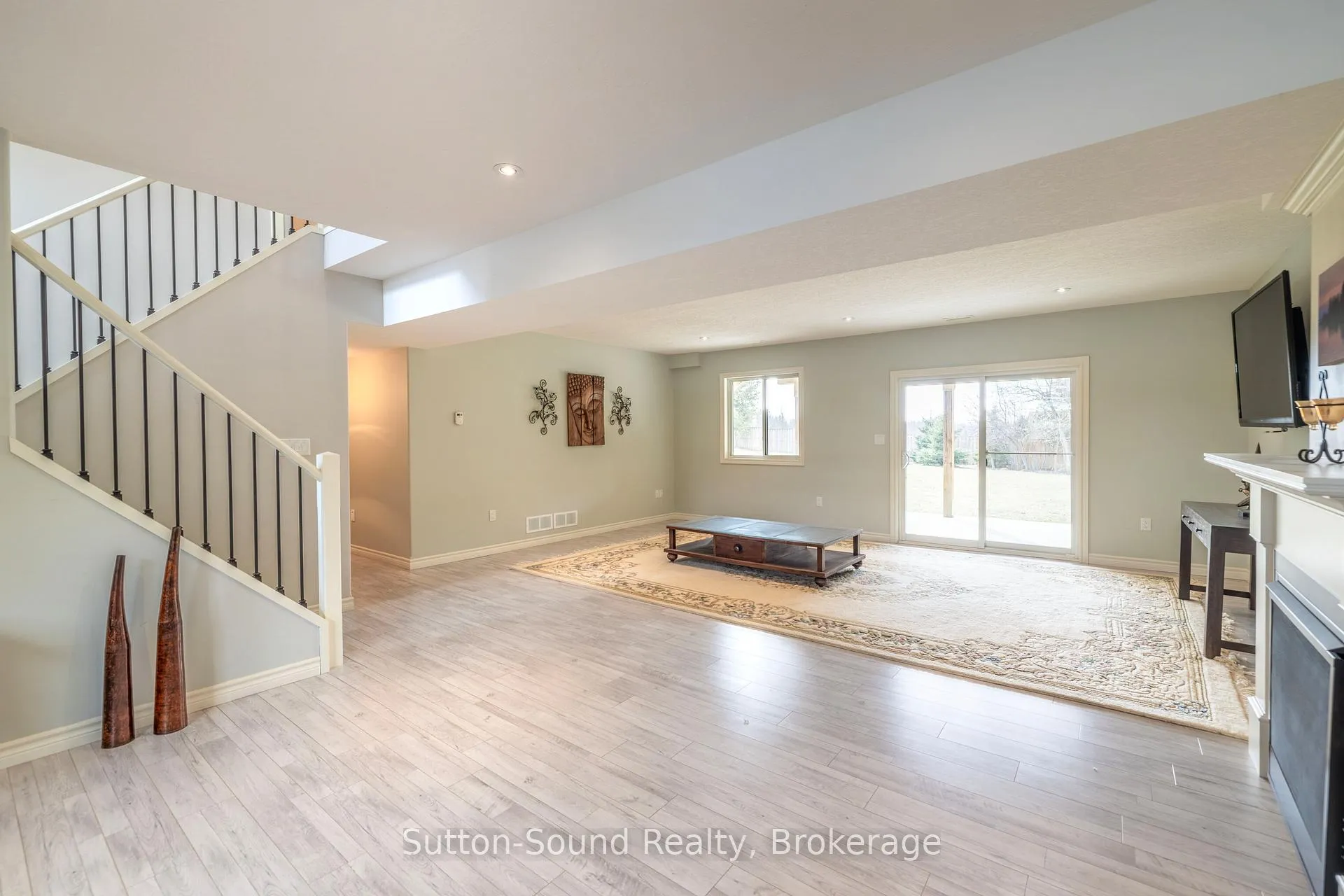 Photo 25 of 202 Meredith Way, Chatsworth — HOMEH