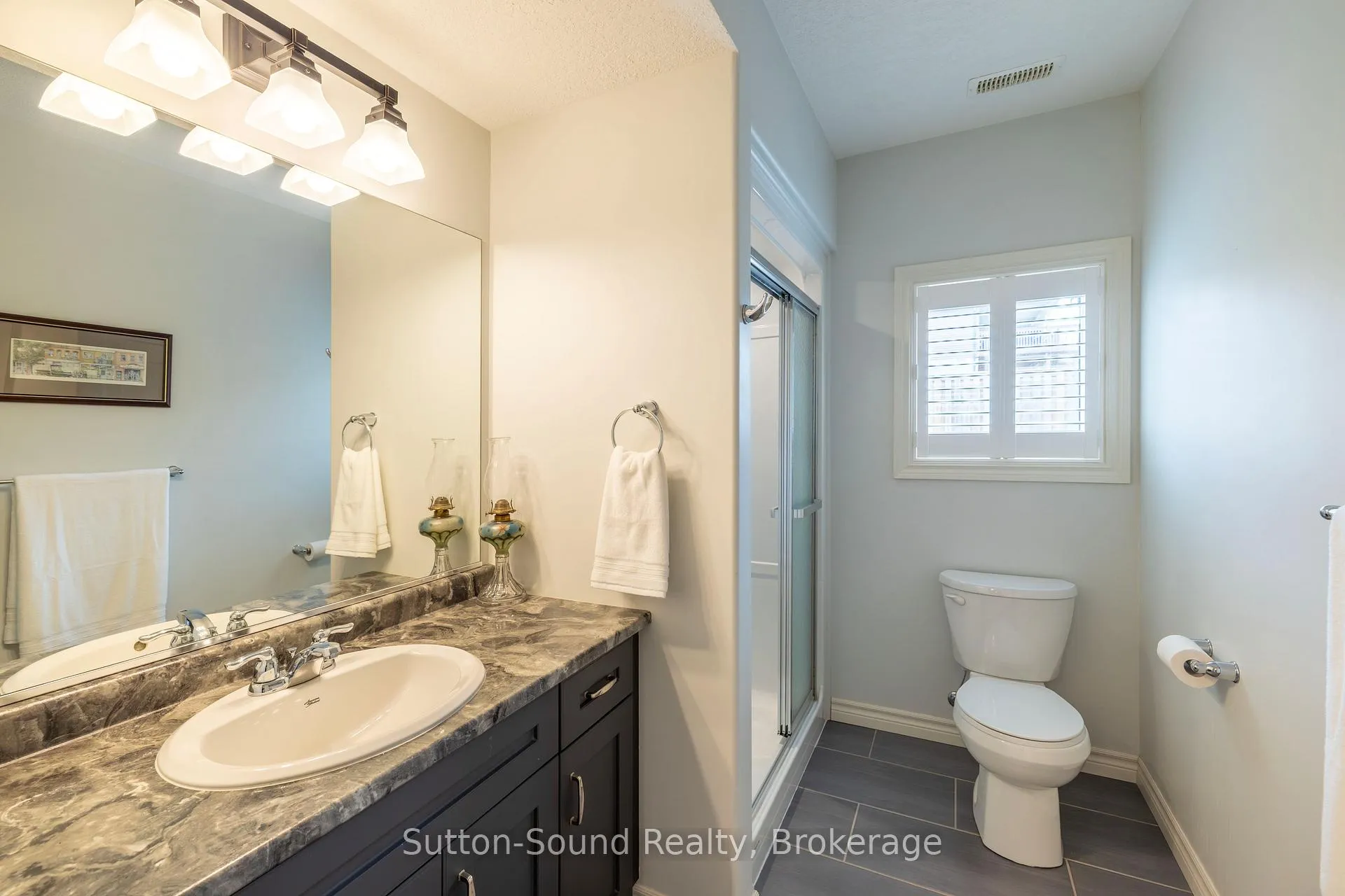 Photo 30 of 202 Meredith Way, Chatsworth — HOMEH