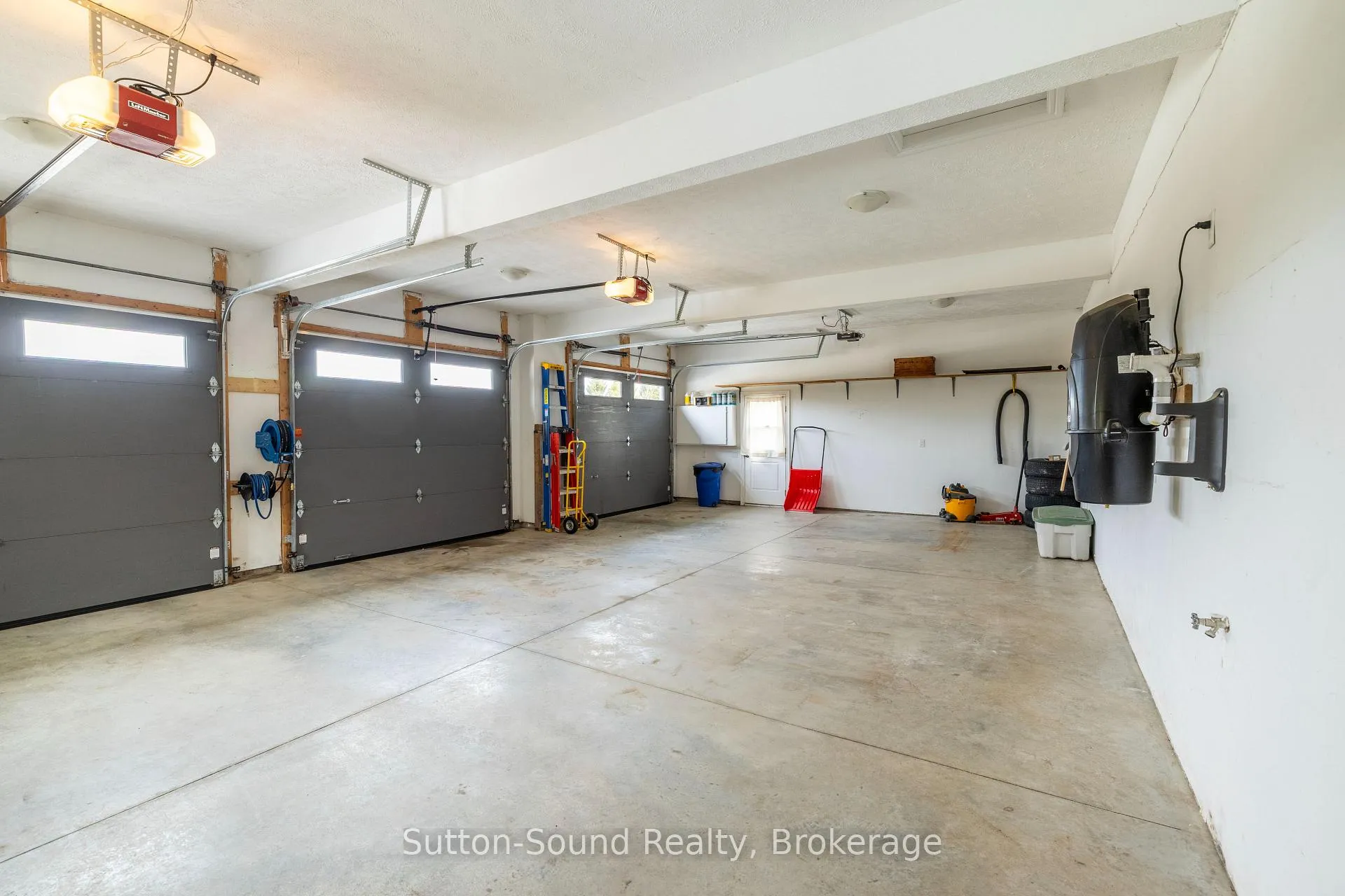Photo 31 of 202 Meredith Way, Chatsworth — HOMEH