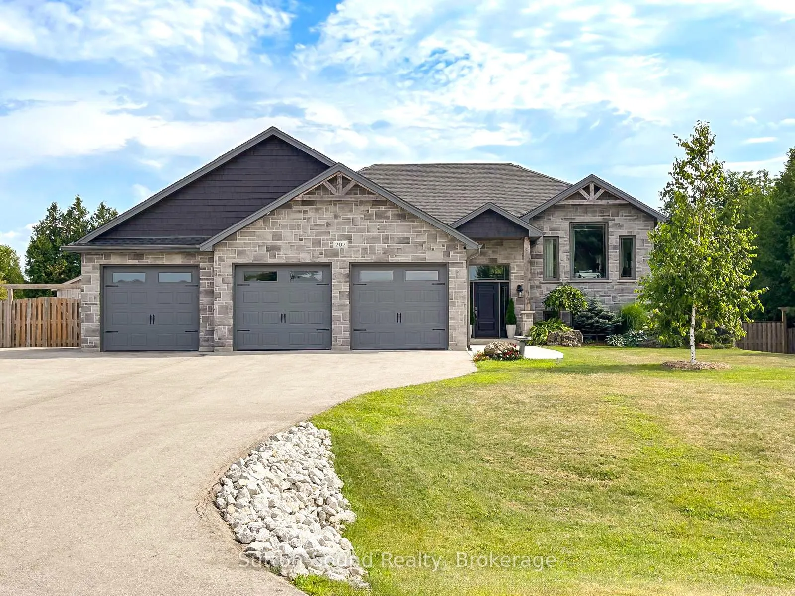 Photo 34 of 202 Meredith Way, Chatsworth — HOMEH