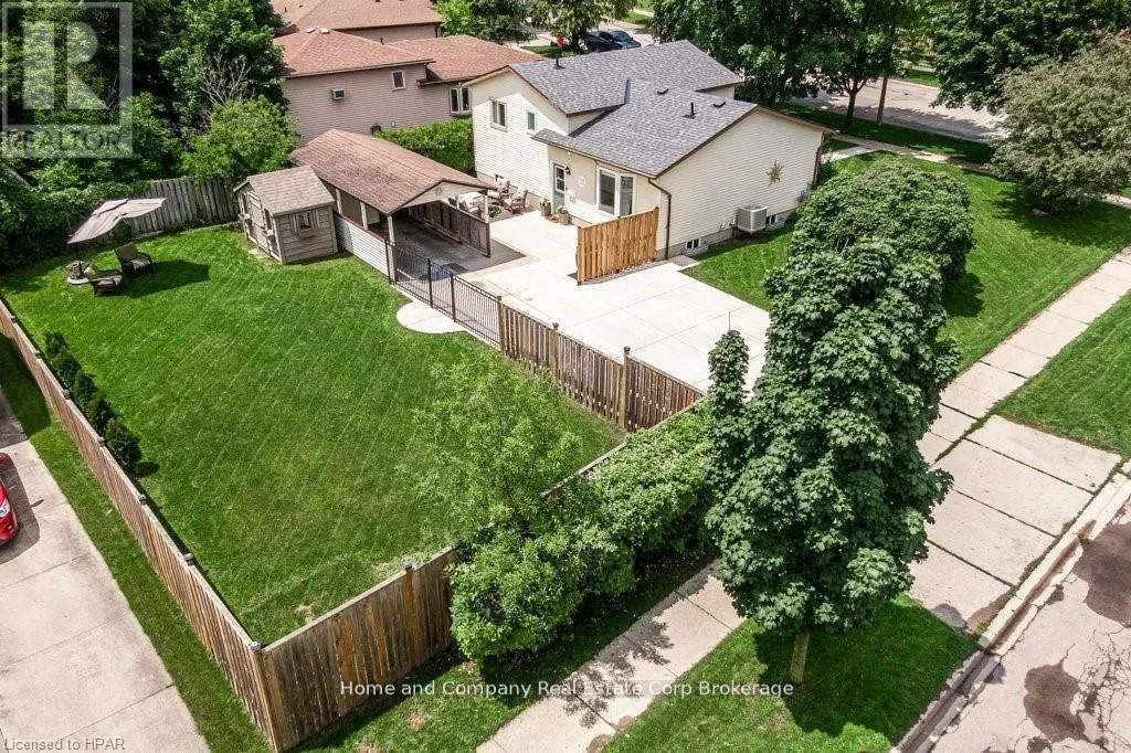 Photo 2 of 143 Greenwood Drive, Stratford — HOMEH